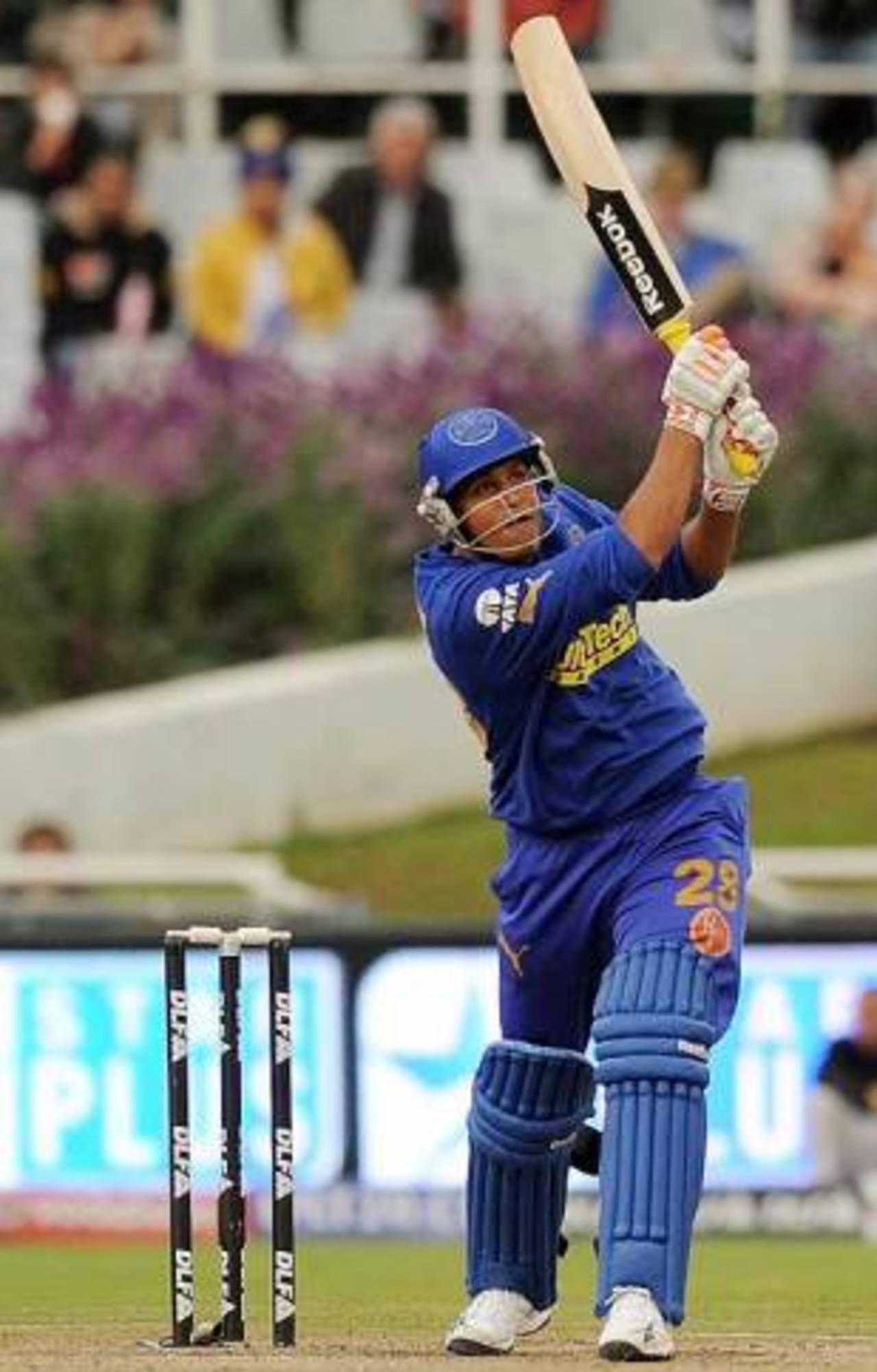 Yusuf Pathan goes downtown in style, Kolkata Knight Riders v Rajasthan Royals, IPL, 10th match, Cape Town, April 23, 2009