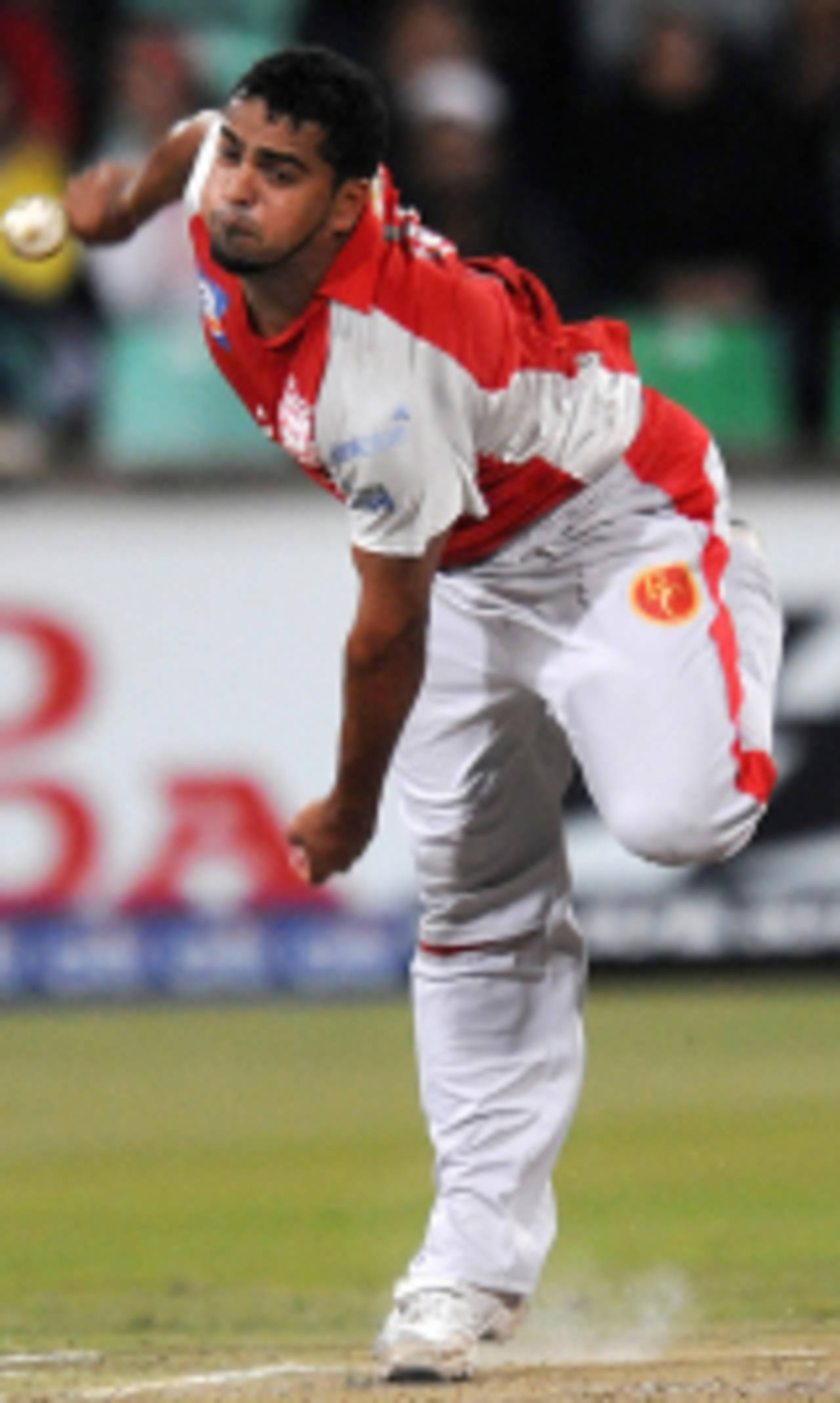 Yusuf Abdulla bends his back, Bangalore Royal Challengers v Kings XI Punjab, IPL, 11th match, Durban, April 24, 2009