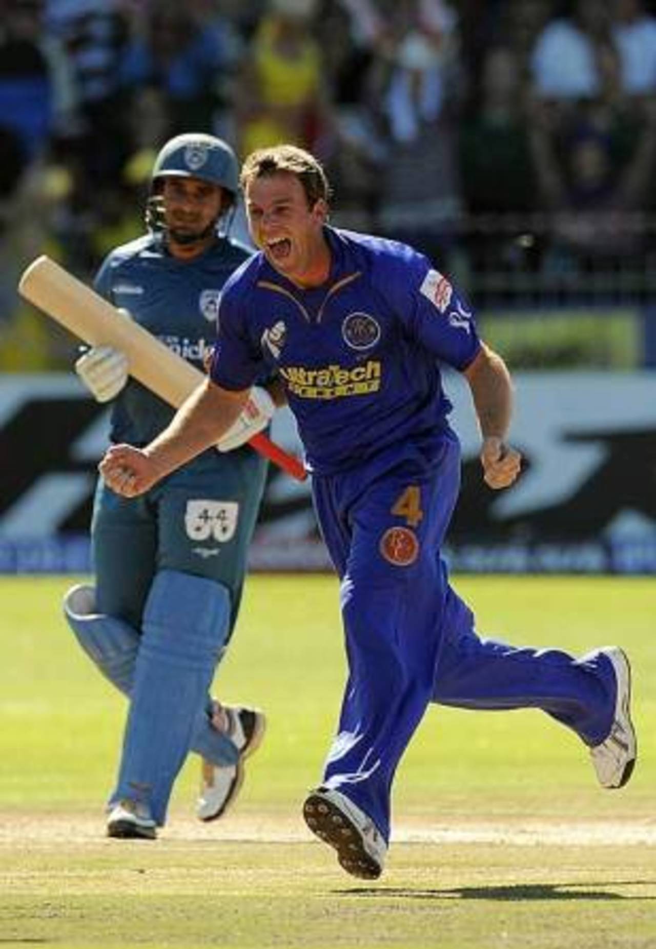 Shane Harwood celebrates a wicket with his first ball in the IPL, Deccan Chargers v Rajasthan Royals, IPL, 25th match, Port Elizabeth, May 2, 2009