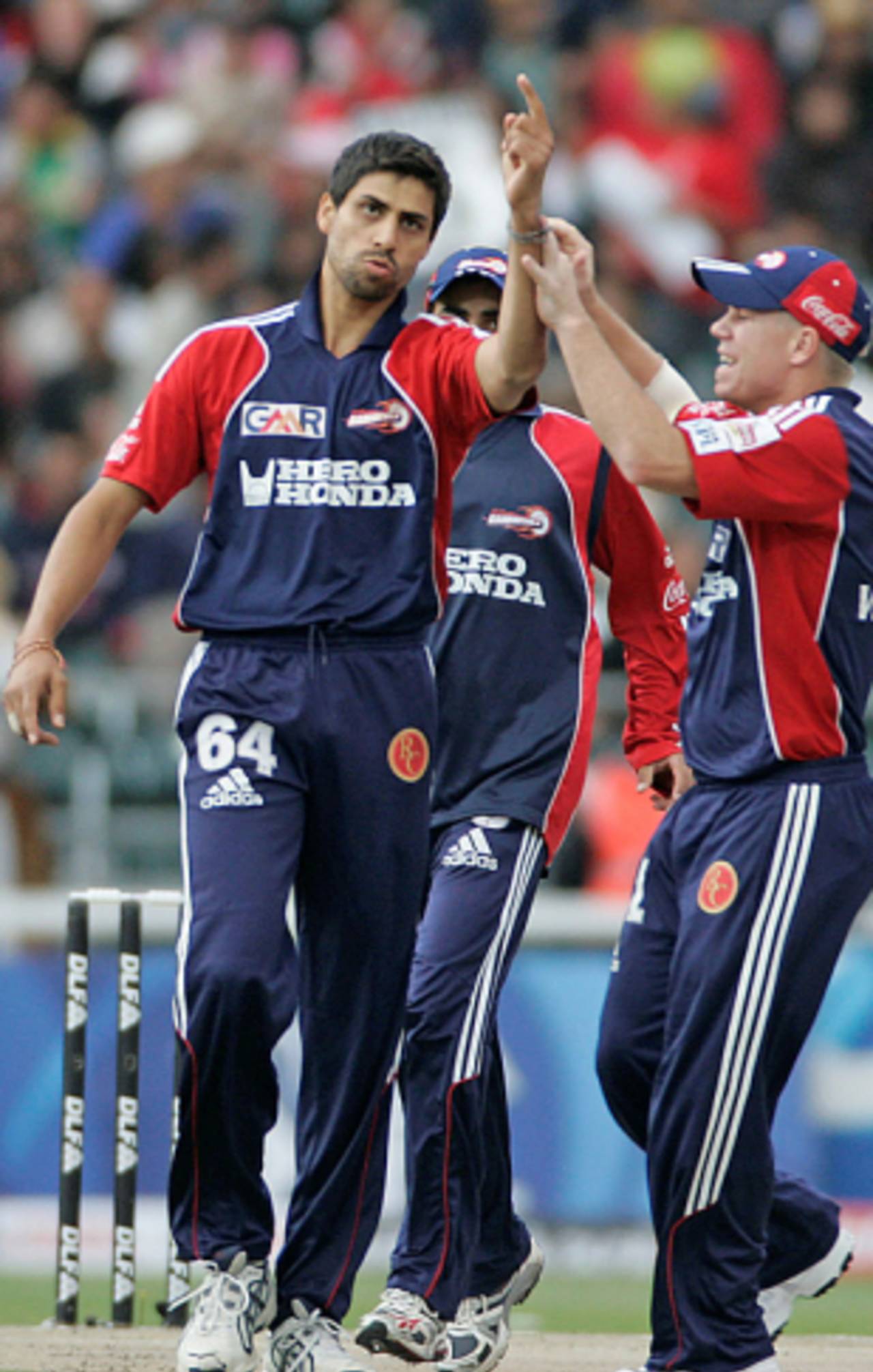 Ashish Nehra celebrates after sending back Brendon McCullum, Delhi Daredevils v Kolkata Knight Riders, IPL, 39th match, Johannesburg, May 10, 2009