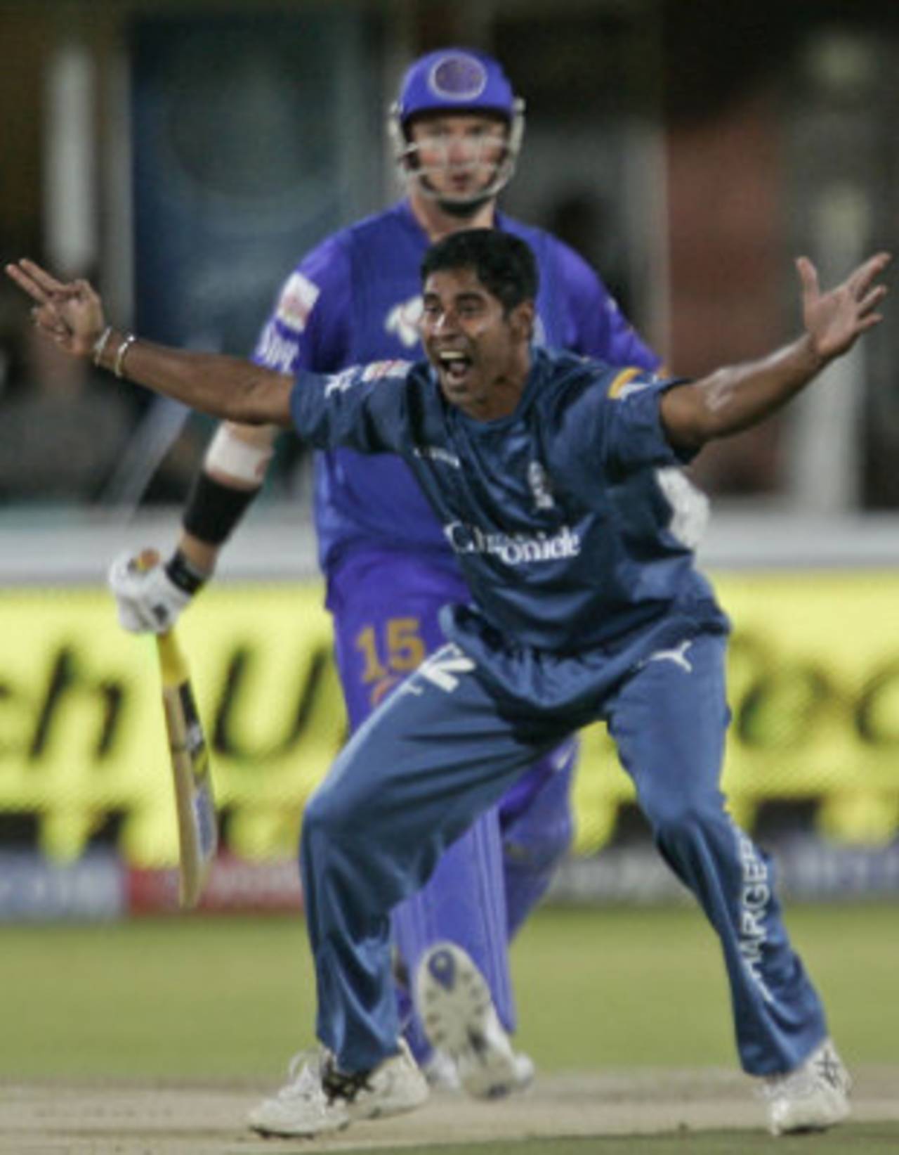 Chaminda Vaas trapped Graeme Smith lbw with his first delivery, Deccan Chargers v Rajasthan Royals, IPL, 40th match, Kimberley, May 11, 2009