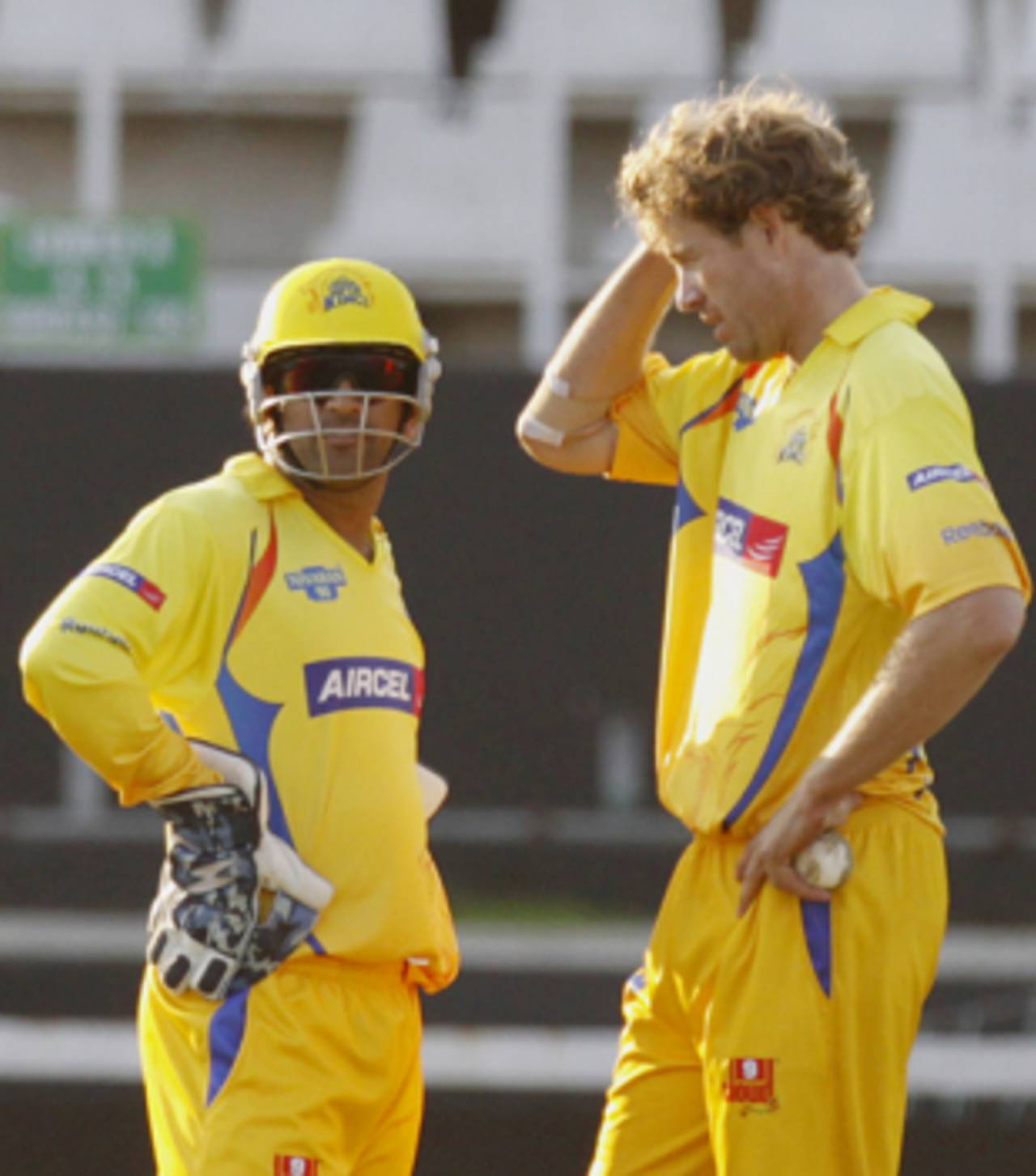 MS Dhoni and Jacob Oram seem to have run out of ideas, Chennai Super Kings v Royal Challengers Bangalore, IPL, Durban, May 14, 2009