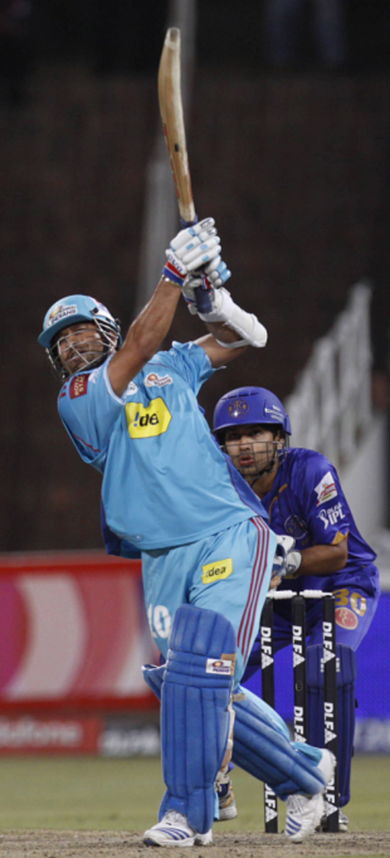 Sachin Tendulkar lifts it over the long on boundary, Mumbai Indians v Rajasthan Royals, 45th match, IPL, Durban, May 14, 2009