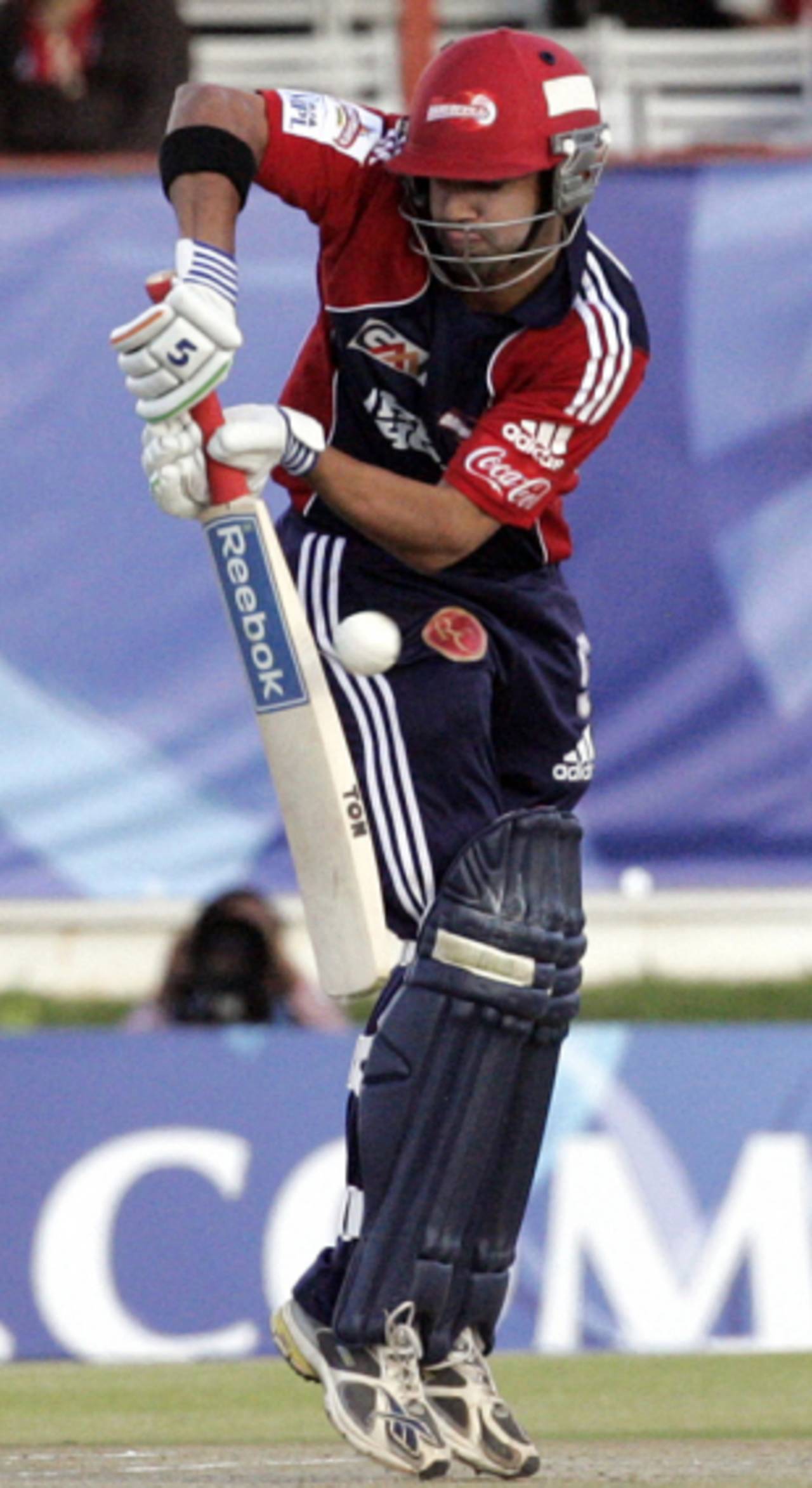 Gautam Gambhir concentrates hard, Delhi Daredevils v Kings XI Punjab, 46th match, IPL, Bloemfontein, May 15, 2009
