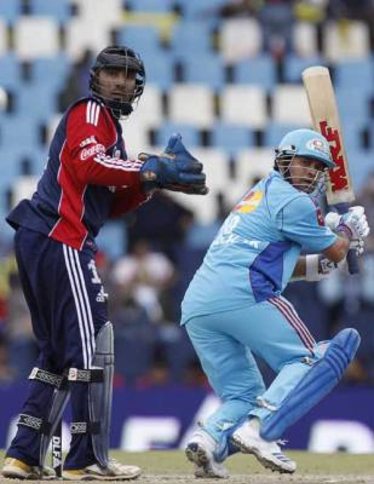 Sachin Tendulkar twirls the ball away, Delhi Daredevils v Mumbai Indians, IPL, 55th match, Centurion, May 21, 2009
