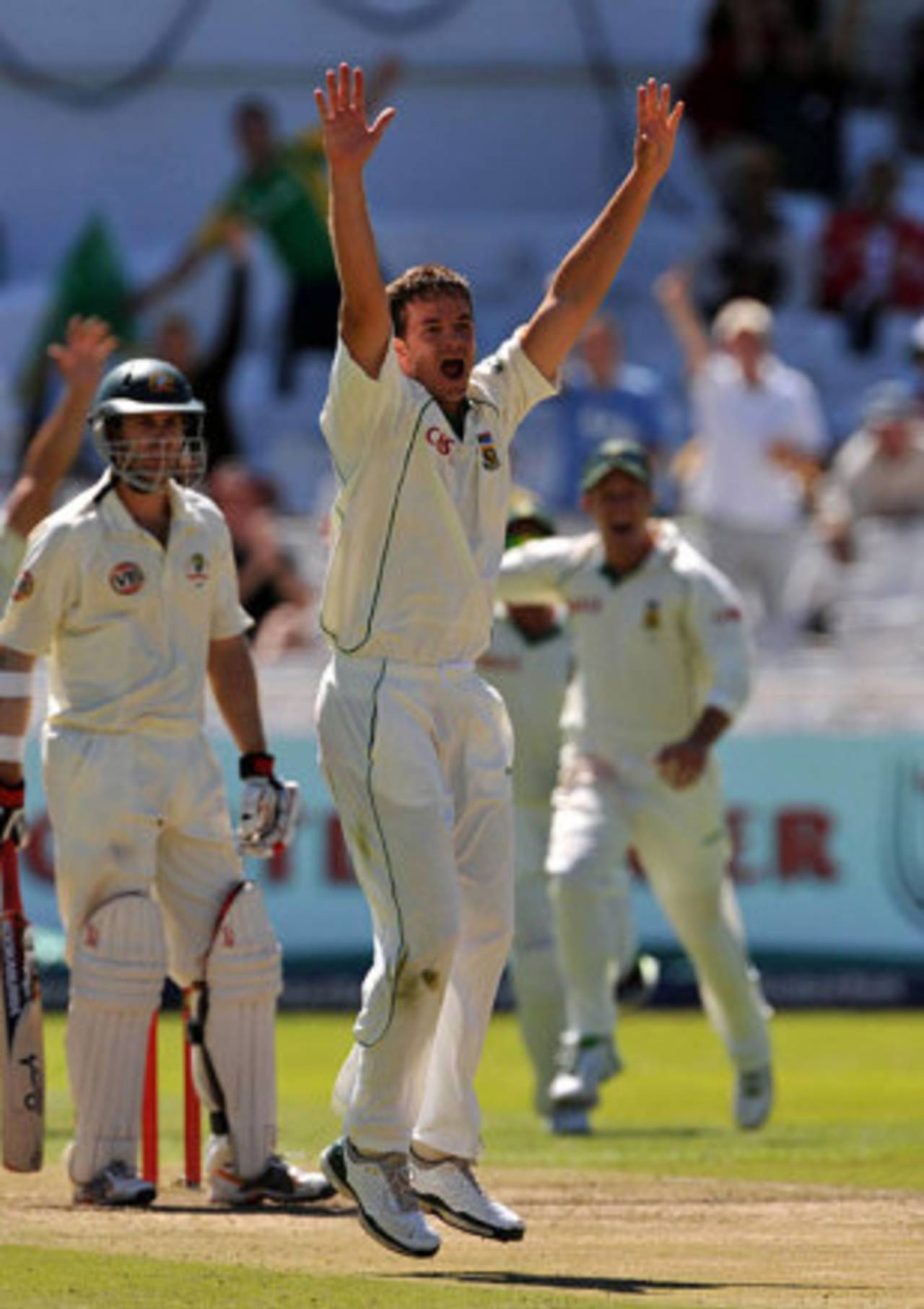 Albie Morkel appeals against Phil Hughes, South Africa v Australia, 3rd Test, 1st day, Cape Town, March 19, 2009