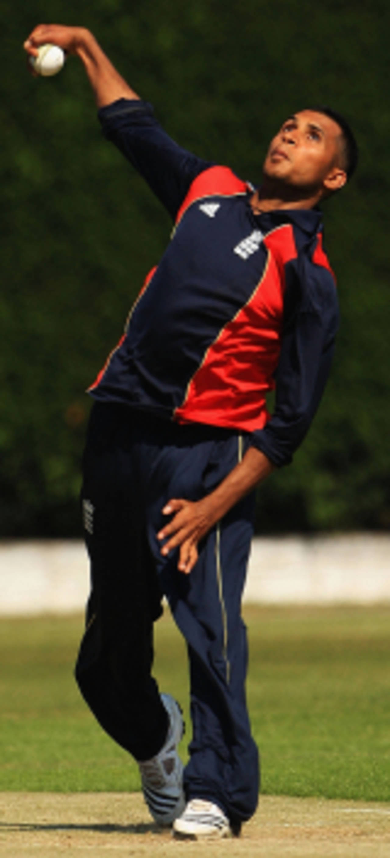 Adil Rashid in action, Loughborough, May 31, 2009