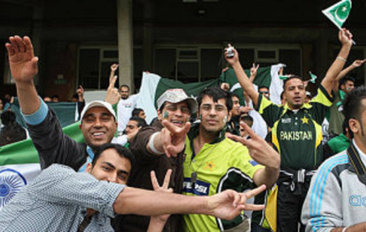 Pakistan fans make merry at The Oval, India v Pakistan, ICC World Twenty20 warm-up match, The Oval, June 3, 2009 