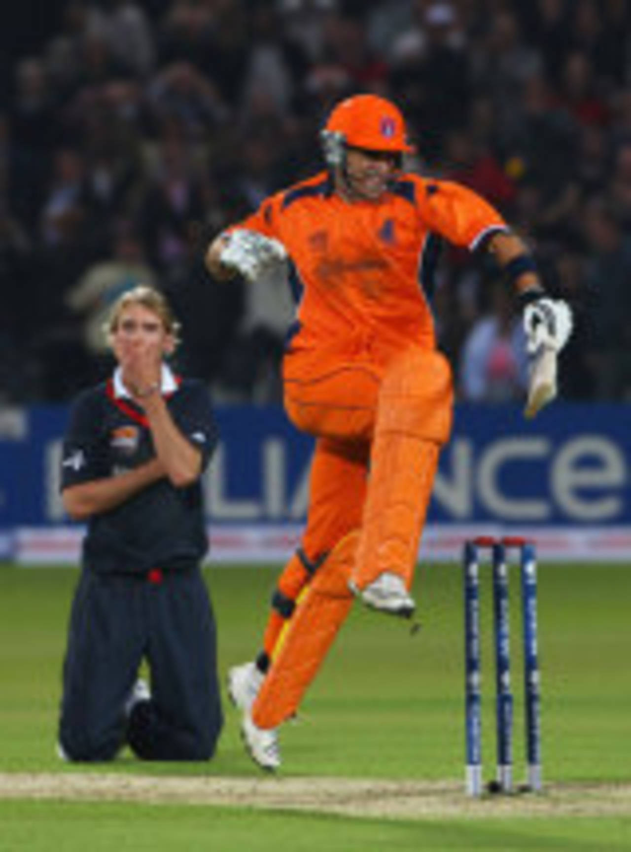 Ryan ten Doeschate celebrates as Stuart Broad sinks to his knees as  Netherlands' seal a dramatic last-ball win, England v Netherlands, ICC World Twenty20, Lord's, June 5, 2009