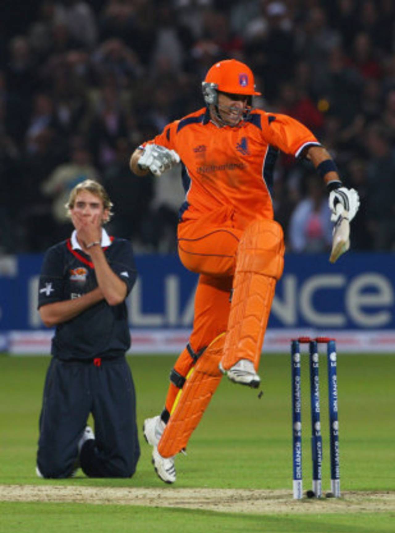 Ryan ten Doeschate celebrates as Stuart Broad sinks to his knees as  Netherlands' seal a dramatic last-ball win, England v Netherlands, ICC World Twenty20, Lord's, June 5, 2009