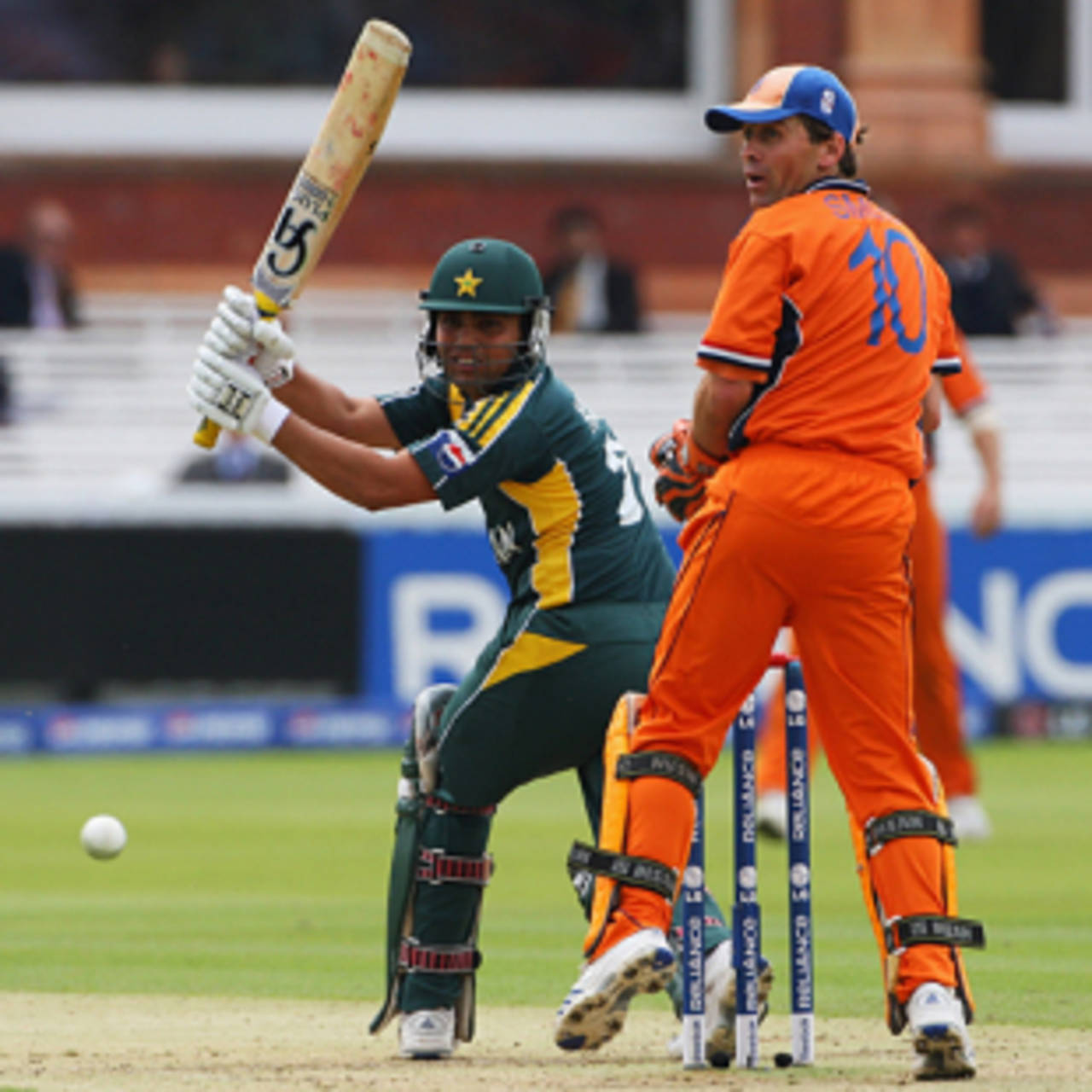 With bat and with glove, Kamran Akmal had a field day&nbsp;&nbsp;&bull;&nbsp;&nbsp;Getty Images