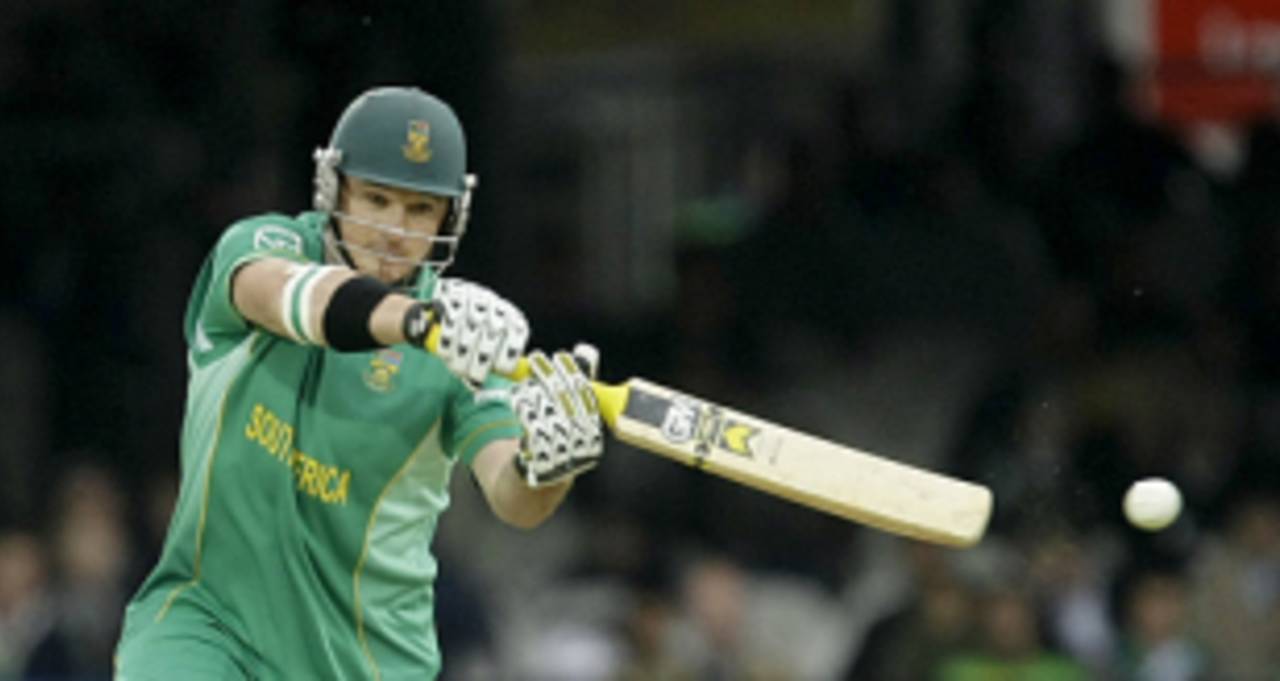 Graeme Smith smashes it through the off side, New Zealand v South Africa, ICC World Twenty20, Lord's, June 9, 2009
