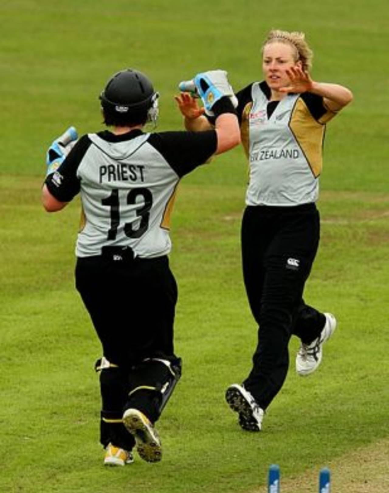 Sian Ruck rattled Australia with three wickets, Australia v New Zealand, ICC Women's World Twenty20, Taunton, June 12, 2009