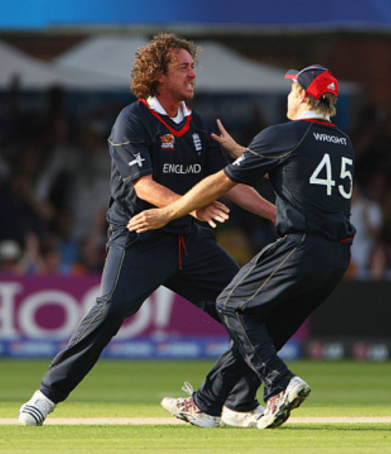 Ryan Sidebottom celebrates an early Indian wicket with traditional roar, England v India, ICC World Twenty20 Super Eights, Lord's, June 14, 2009