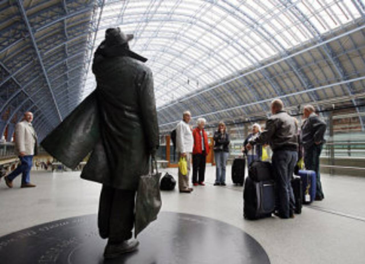 Passengers stranded at St Pancras station, London, September 12, 2008