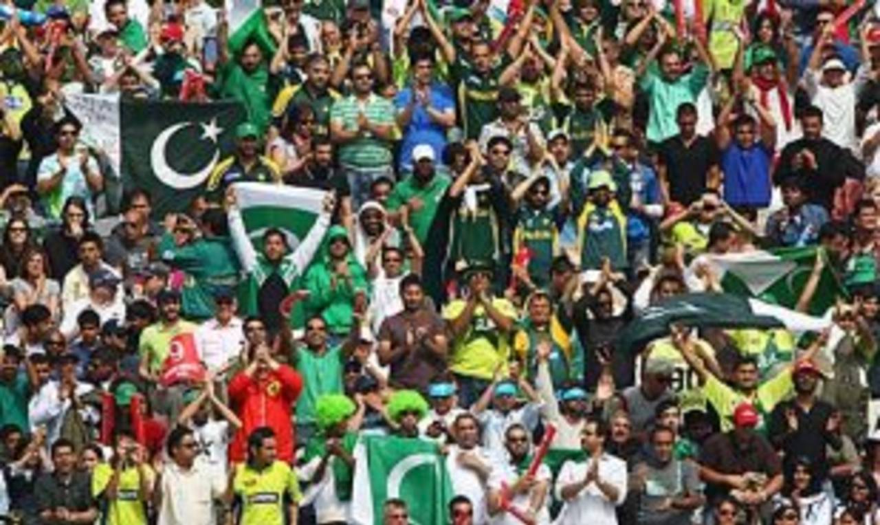 Fans cheer for Pakistan, Pakistan v Sri Lanka, ICC World Twenty20 final, Lord's, June 21, 2009 