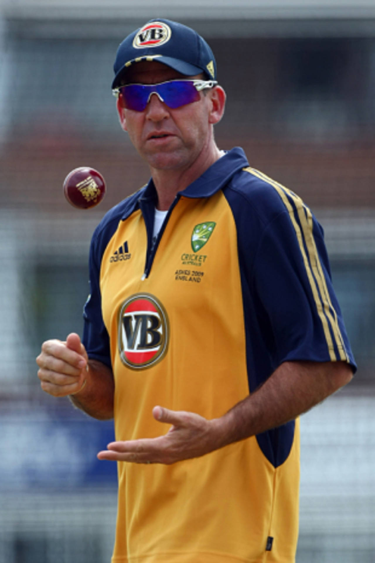 Tim Nielsen watches over an Australian training session, Hove, June 25, 2009