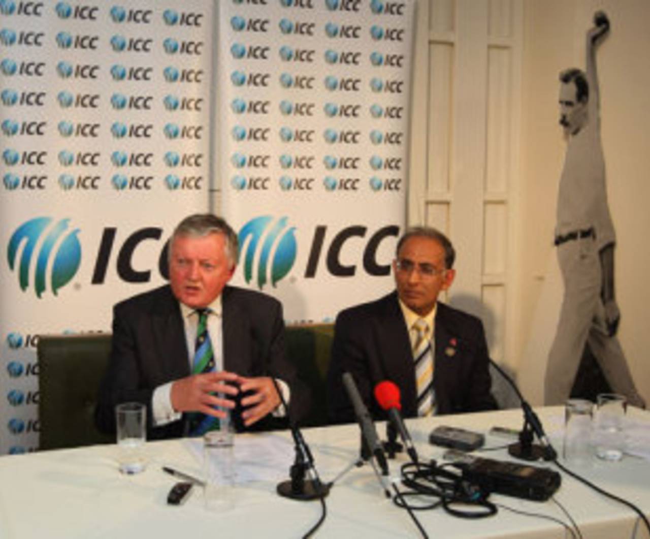 ICC president David Morgan and CEO Haroon Lorgat address the media at the MCC Museum, Lord's, June 25, 2009 
