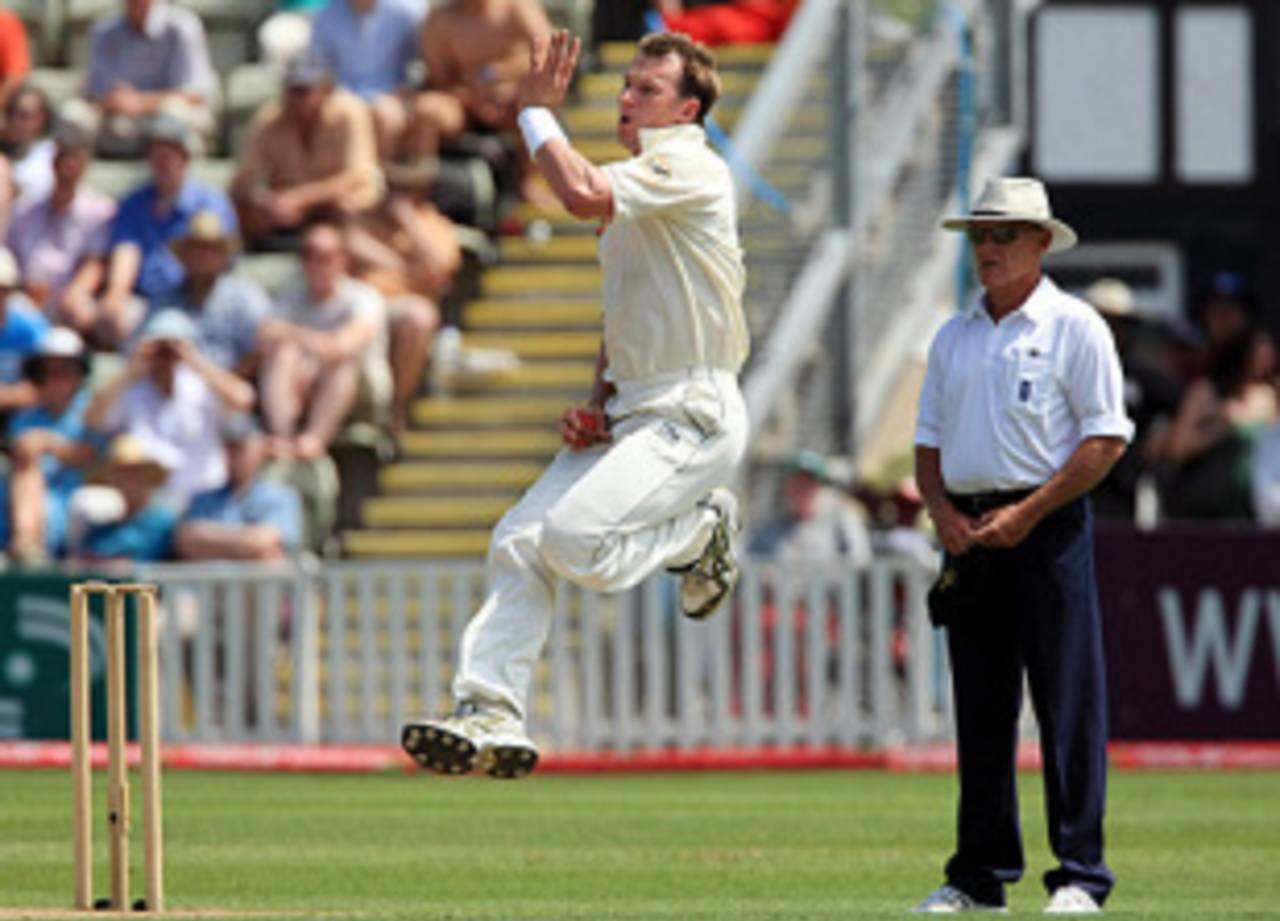 Brett Lee flies up to his delivery stride, England Lions v Australians, New Road, 2nd day, July 2, 2009