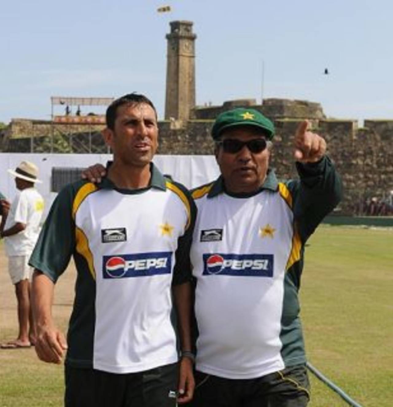 Intikhab Alam revealed of a plan by six to seven players to stand united against Younis Khan&nbsp;&nbsp;&bull;&nbsp;&nbsp;AFP