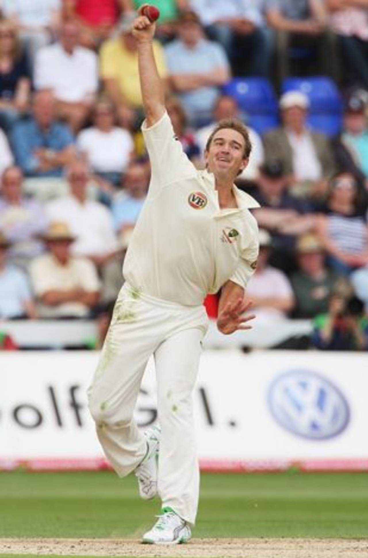 Nathan Hauritz bowls, England v Australia, 1st Test, Cardiff, 1st day, July 8, 2009