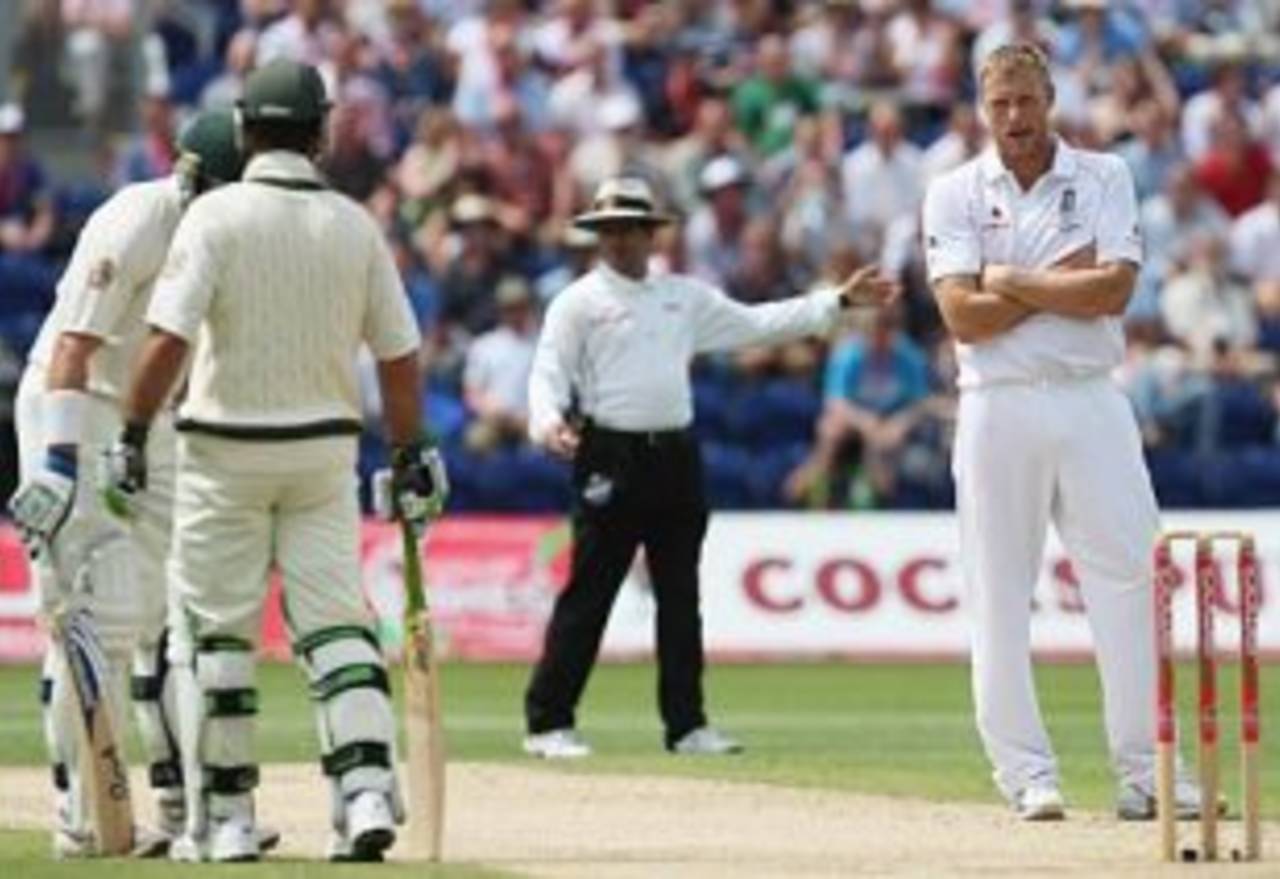 Andrew Flintoff isn't pleased after getting hit for six by Ricky Ponting, England v Australia, 1st Test, Cardiff, 3rd day, July 10, 2009