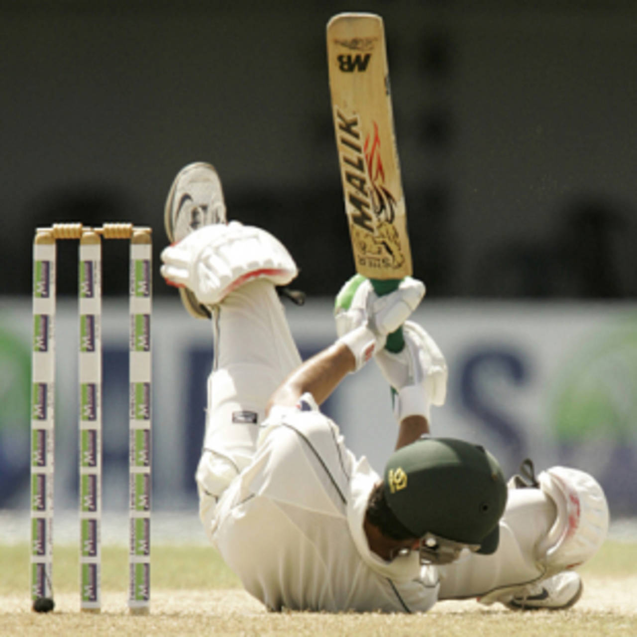 A Thilan Thushara bouncer has Fawad Alam struggling, Sri Lanka v Pakistan, 2nd Test, Colombo, 2nd day, July 13, 2009
