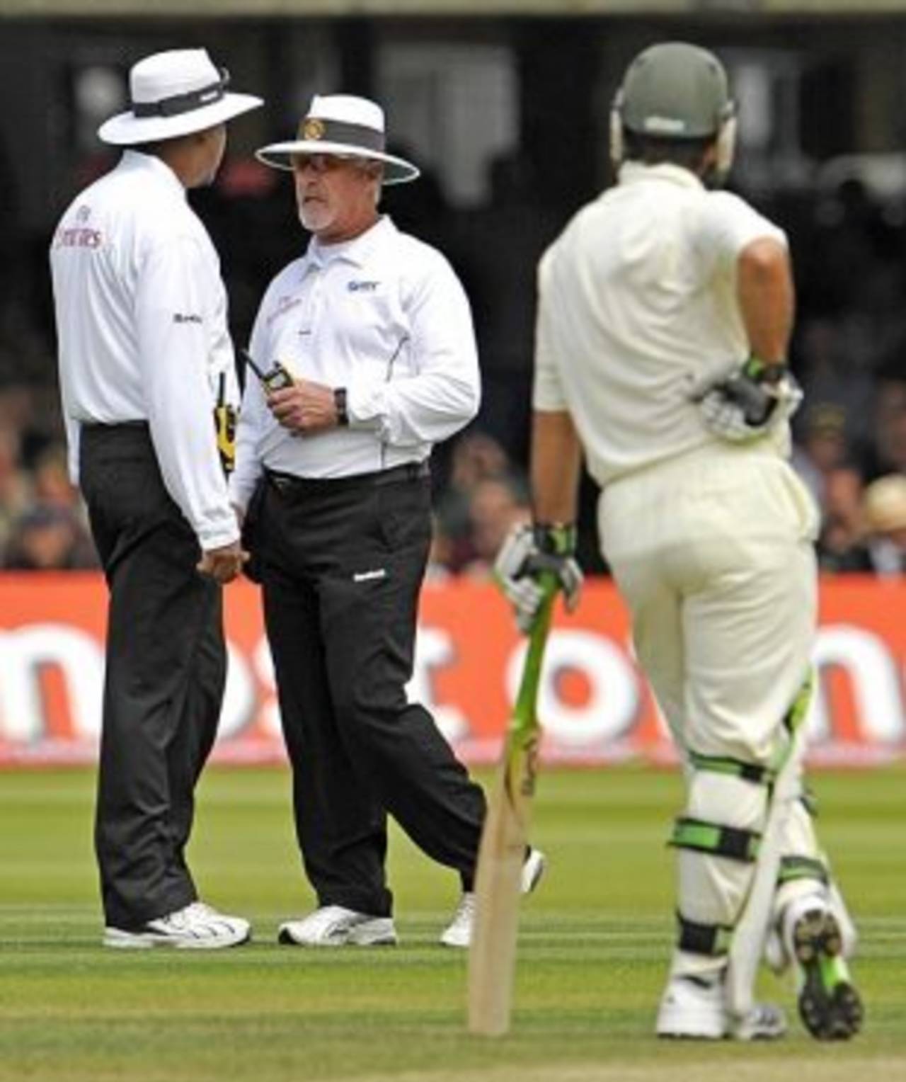 The umpires confer before the Ricky Ponting dismissal, England v Australia, 2nd Test, Lord's, 2nd day, July 17, 2009