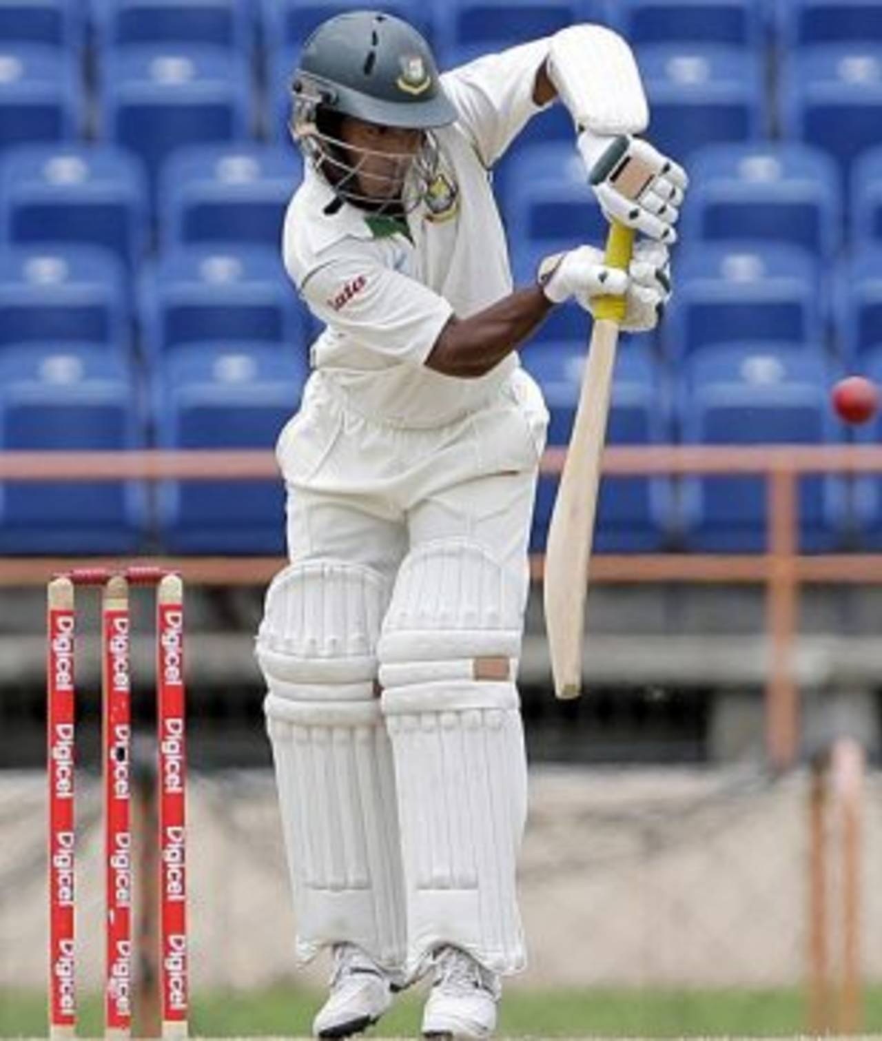 Mohammad Ashraful scored more than 100 runs in a Test for only the second time since the beginning of 2008&nbsp;&nbsp;&bull;&nbsp;&nbsp;Associated Press