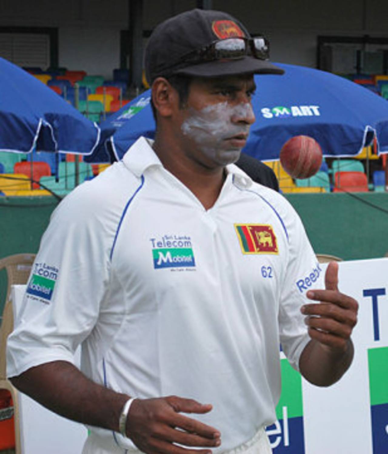 Chaminda Vaas in his final Test, Sri Lanka v Pakistan, 3rd Test, 1st day, Colombo, July 20, 2009 