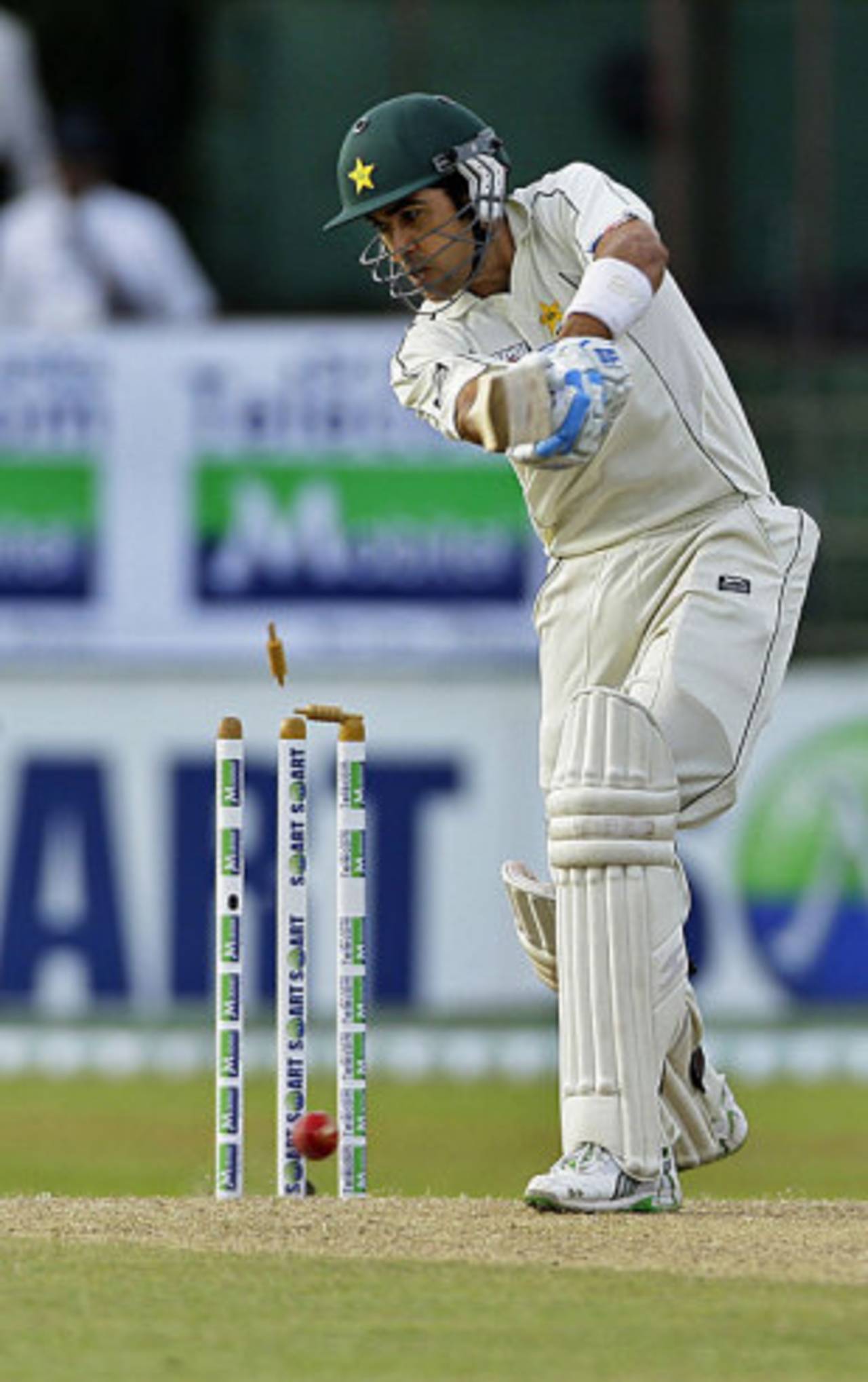 Umar Gul is bowled late in the day, Sri Lanka v Pakistan, 3rd Test, 1st day, Colombo, July 20, 2009 