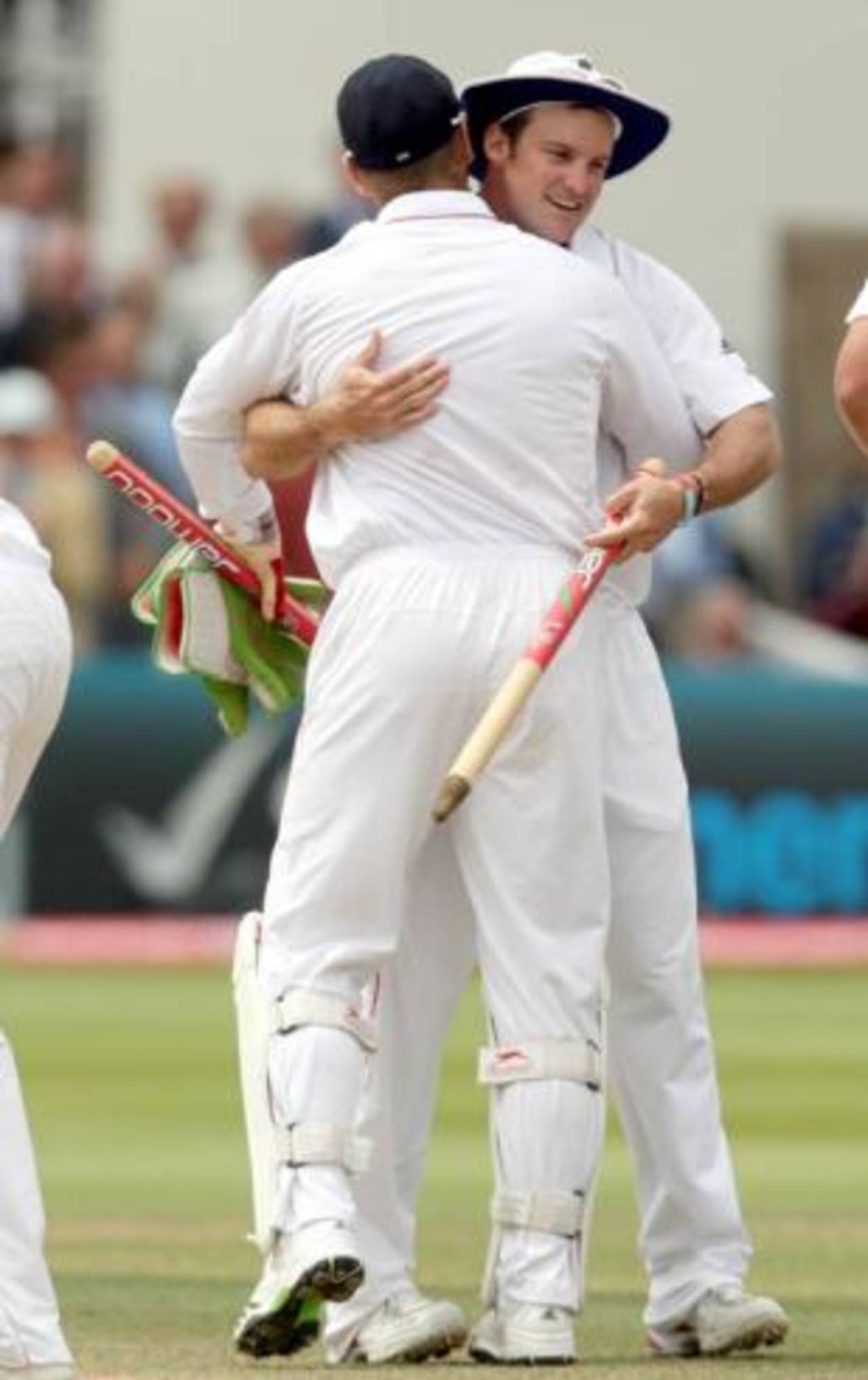 Andrew Strauss and Matt Prior celebrate the victory, England v Australia, 2nd Test, Lord's, 5th day, July 20, 2009