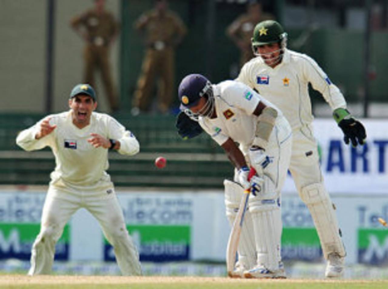 Mahela Jayawardene is bowled by Danish Kaneria, Sri Lanka v Pakistan, 3rd Test, 2nd day, Colombo, July 21, 2009 