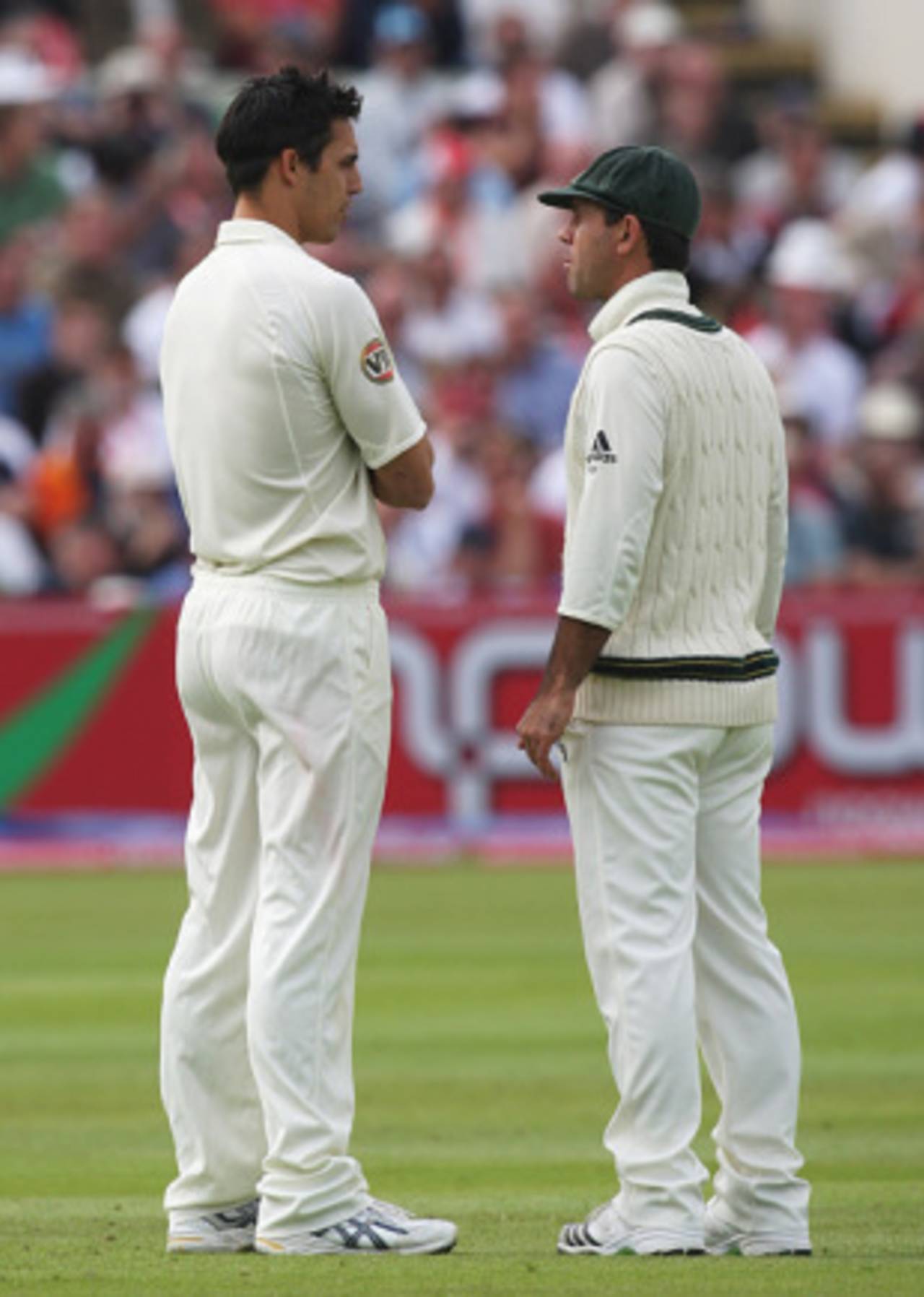 A familiar scene: Ricky Ponting offers Mitchell Johnson some advice, England v Australia, 3rd Test, Edgbaston, 2nd day, July 31, 2009