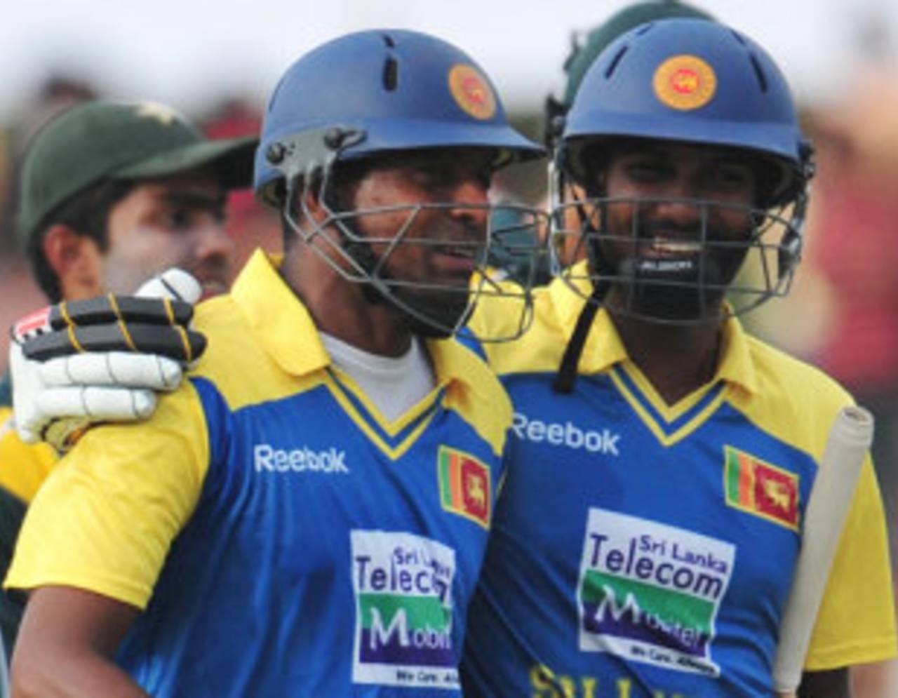 Thilan Samaraweera and Chamara Kapugedera are all smiles after the victory, Sri Lanka v Pakistan, 2nd ODI, Dambulla, August 1, 2009 
