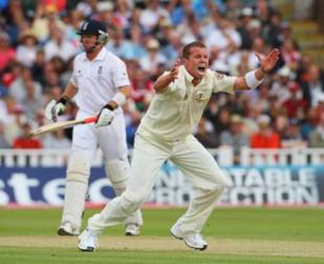 Peter Siddle lets out a huge appeal against Ian Bell, England v Australia, 3rd Test, Edgbaston, 3rd day, August 2, 2009