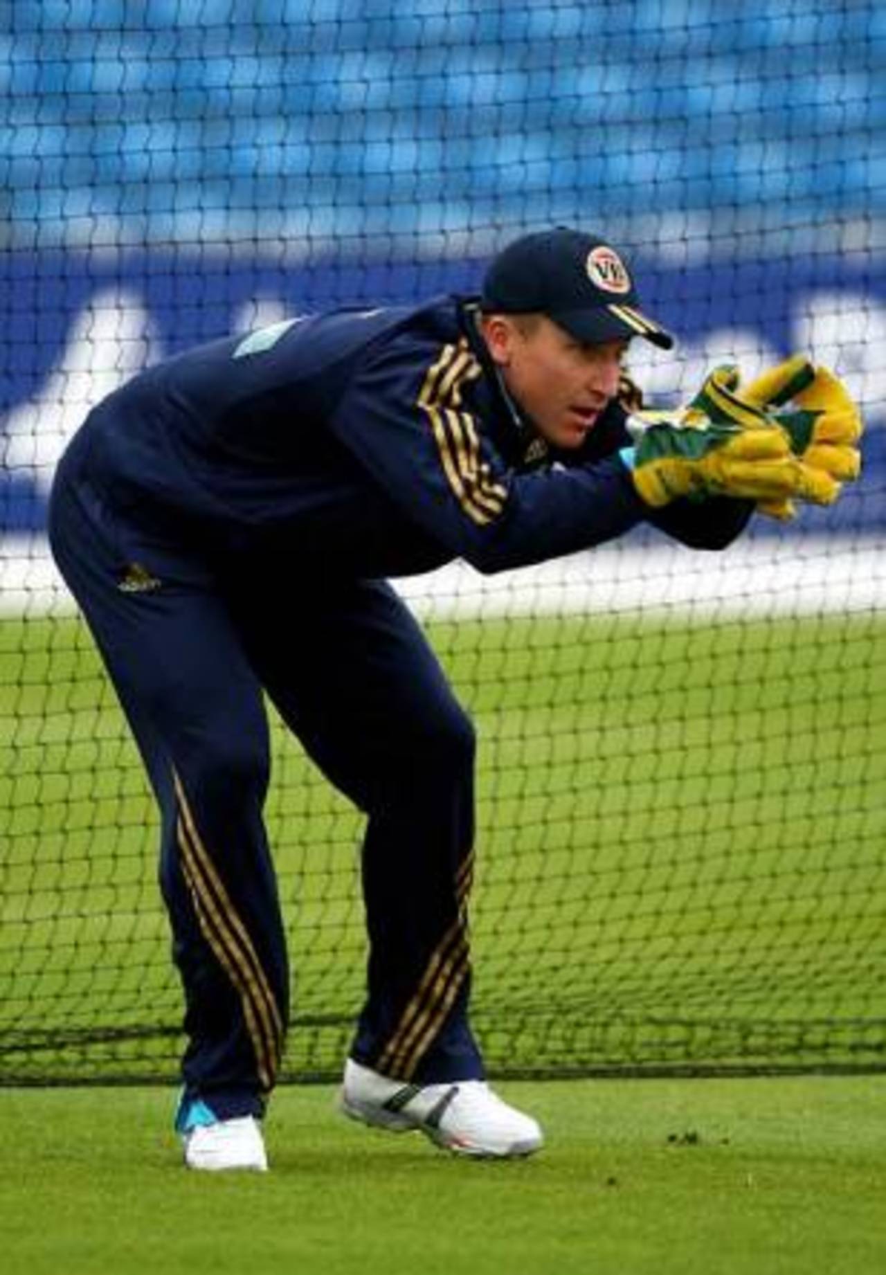 Brad Haddin with the gloves back on after his finger injury, Headingley, August 5, 2009