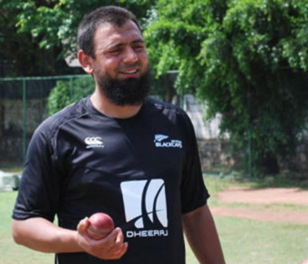 Saqlain Mushtaq is now assisting Australia after his stint with New Zealand's spinners in Sri Lanka&nbsp;&nbsp;&bull;&nbsp;&nbsp;ESPNcricinfo Ltd