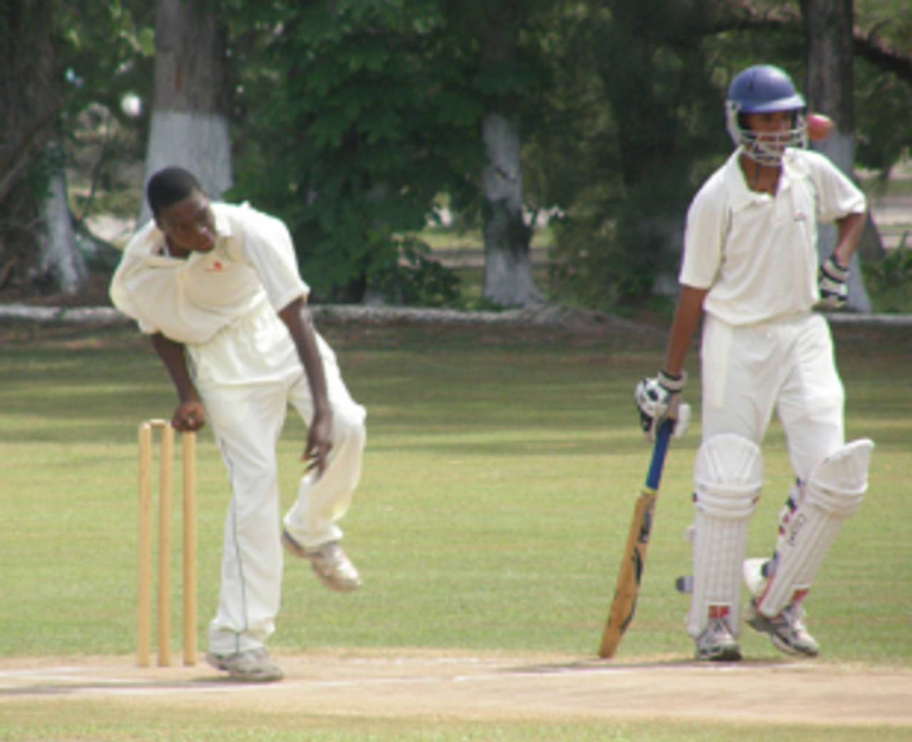 Odane Tucker in action, Bahamas U-15 v Cayman Islands U-15, ICC Americas Central Region Under-15 Tournament, Nassau, August 8, 2009