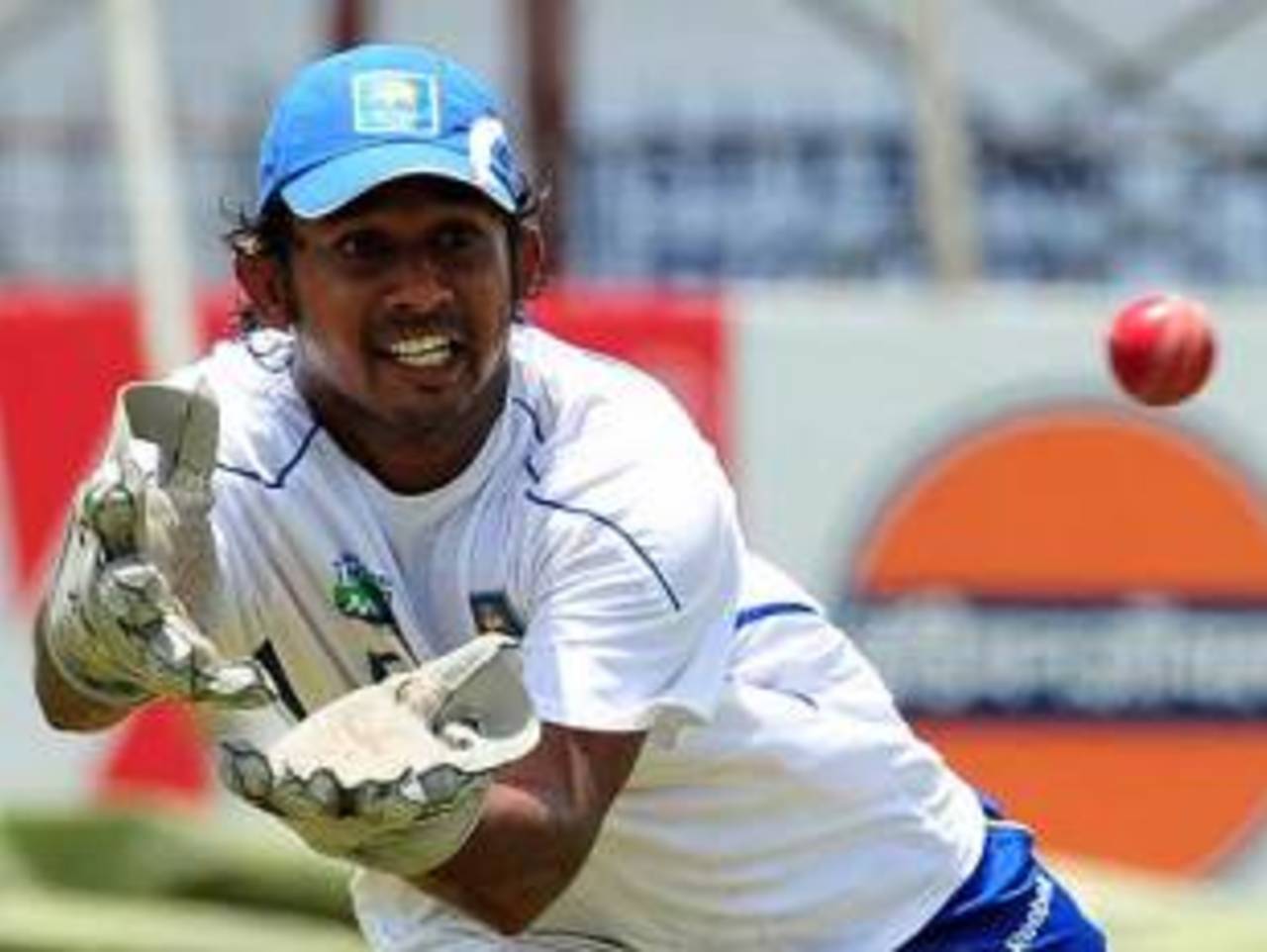 Prasanna Jayawardene, Sri Lanka's current Test keeper, is considered one of the best by fellow contender Mahes Goonatilleke&nbsp;&nbsp;&bull;&nbsp;&nbsp;AFP