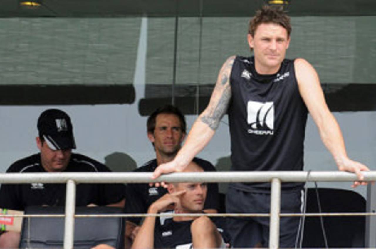 Brendon McCullum and other New Zealand players wait for the covers to come off, Sri Lanka v New Zealand, 1st Test, Galle, 1st day, August 18, 2009