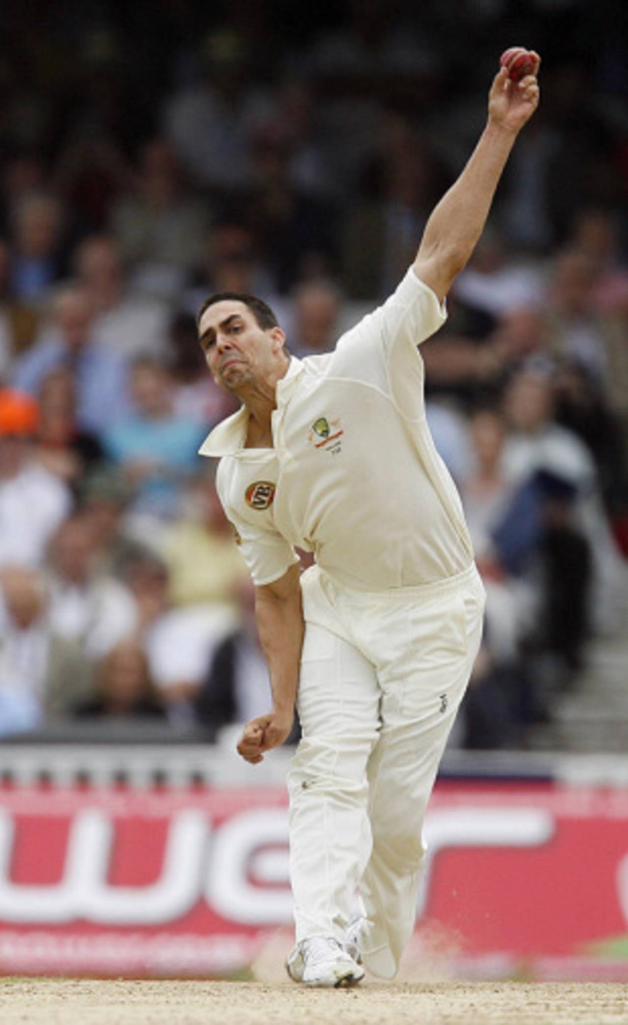 Mitchell Johnson steaming in, England v Australia, 5th Test, The Oval, 1st day, August 20, 2009