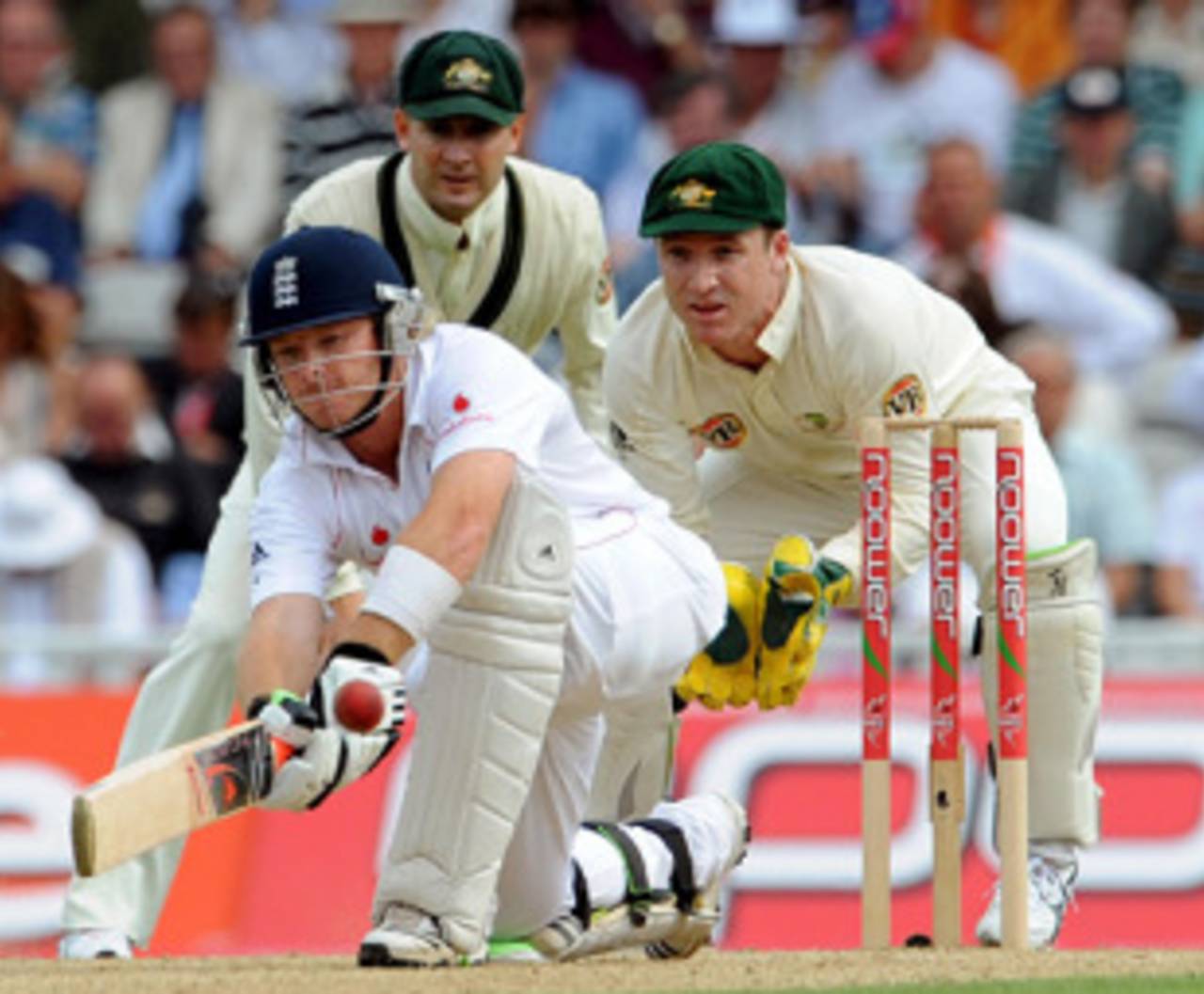 Ian Bell sweeps as Brad Haddin and Michael Clarke look on, England v Australia, 5th Test, The Oval, 1st day, August 20, 2009