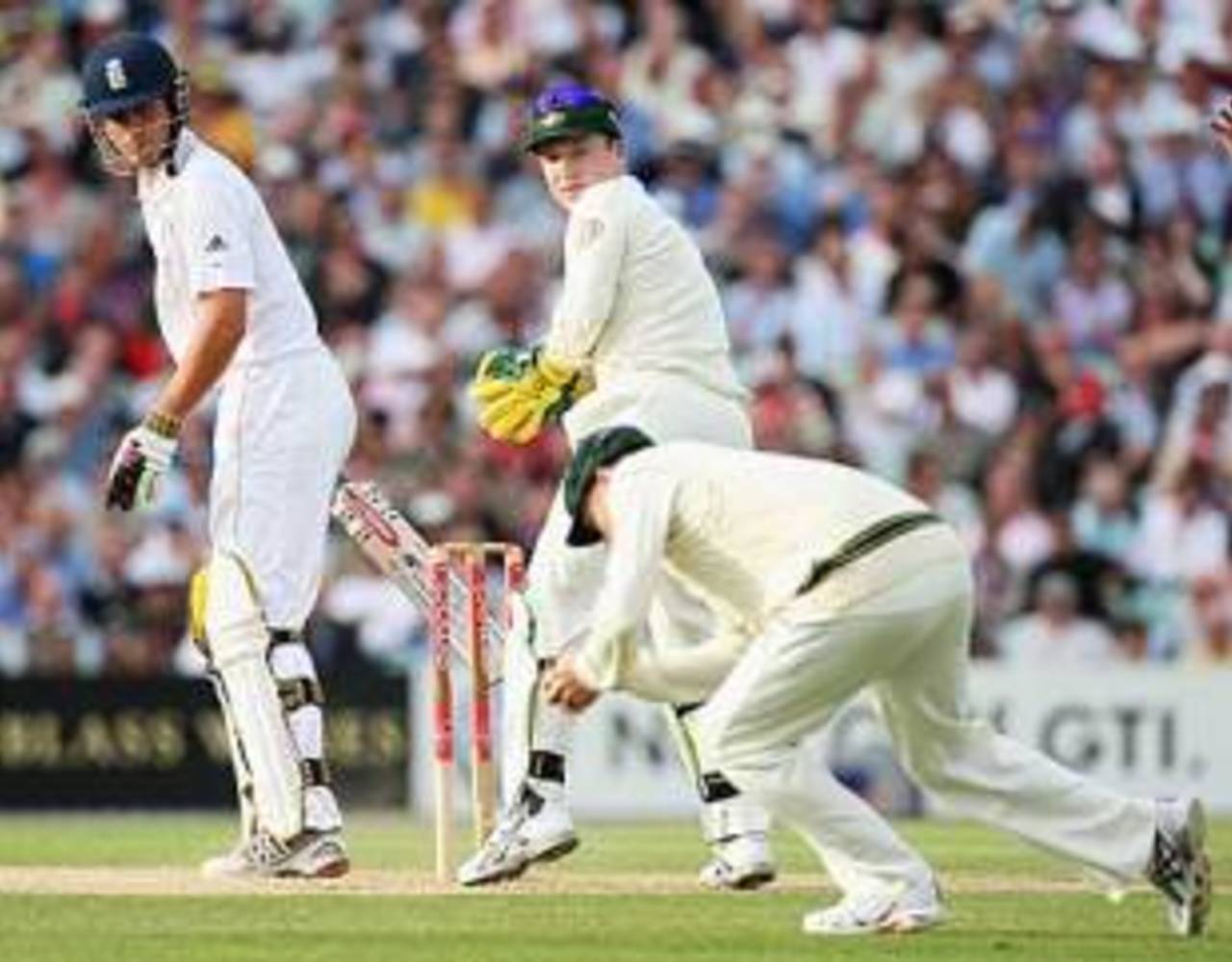 Alastair Cook ends a disappointing series with the bat as he edges to slip, England v Australia, 5th Test, The Oval, 2nd day, August 21, 2009