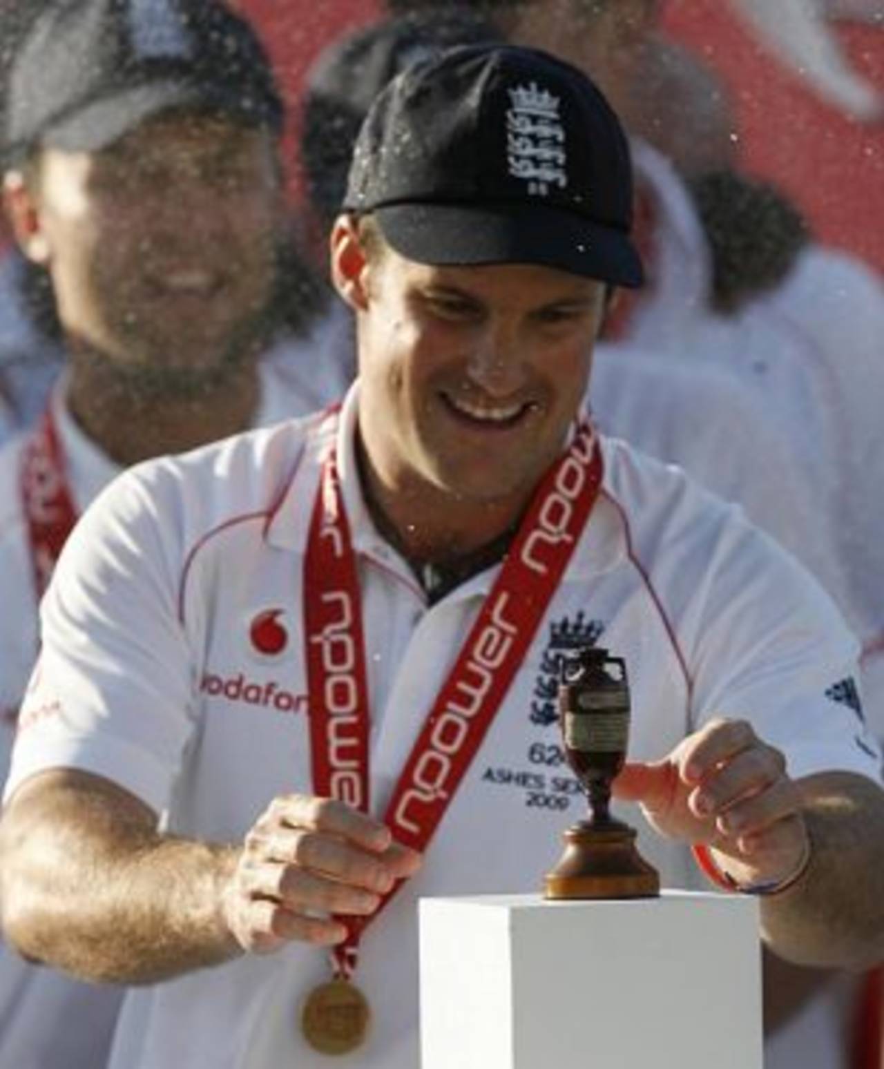 Andrew Strauss goes to lift the urn, England v Australia, 5th Test, The Oval, 4th day, August 23, 2009