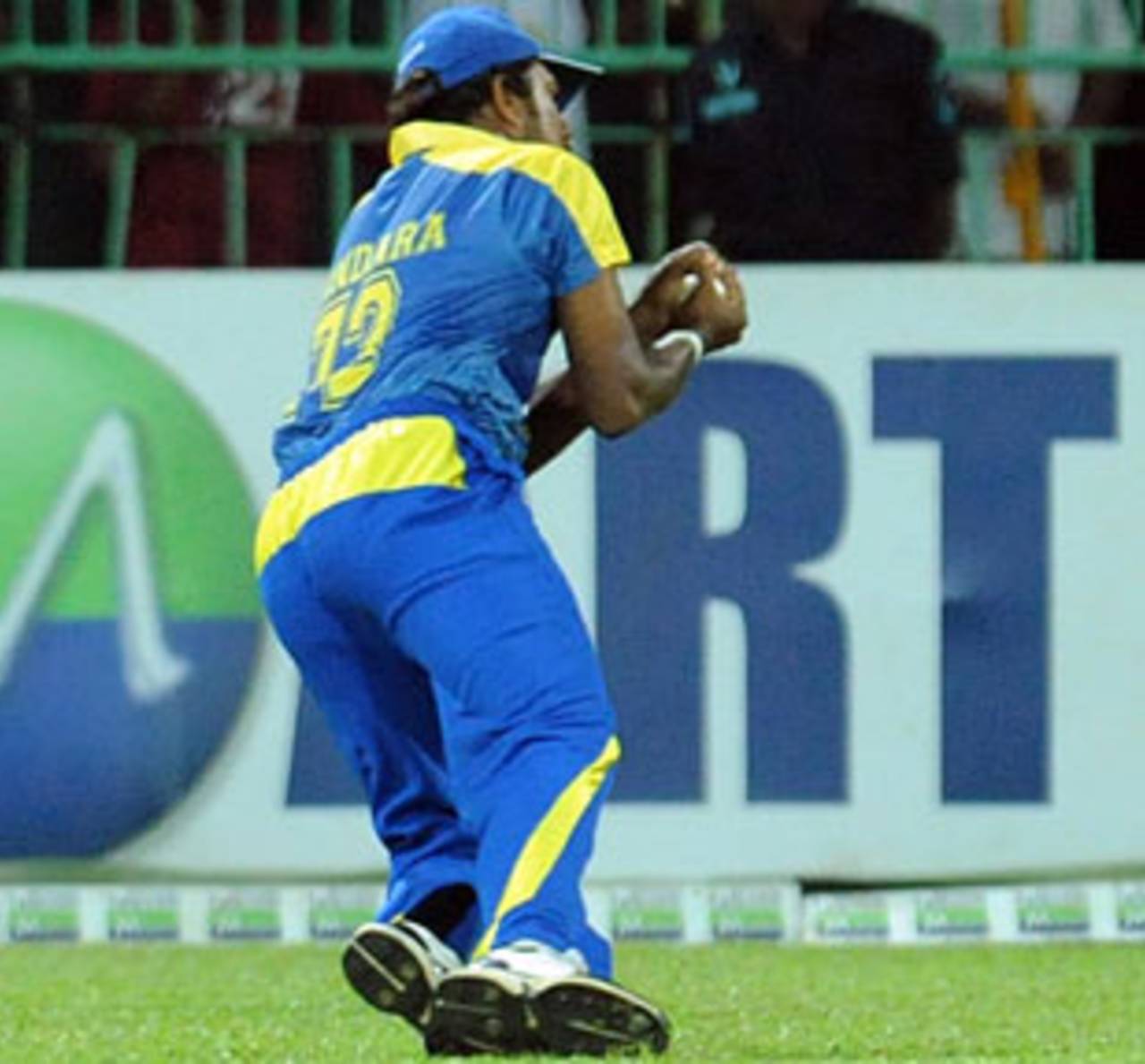 Malinga Bandara takes a catch to dismiss Jesse Ryder, Sri Lanka v New Zealand, 1st Twenty20, Colombo, September 2, 2009