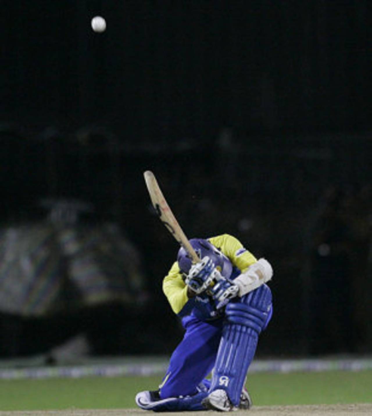 Tillakaratne Dilshan plays his trademark scoop, Sri Lanka v New Zealand, 1st Twenty20, Colombo, September 2, 2009