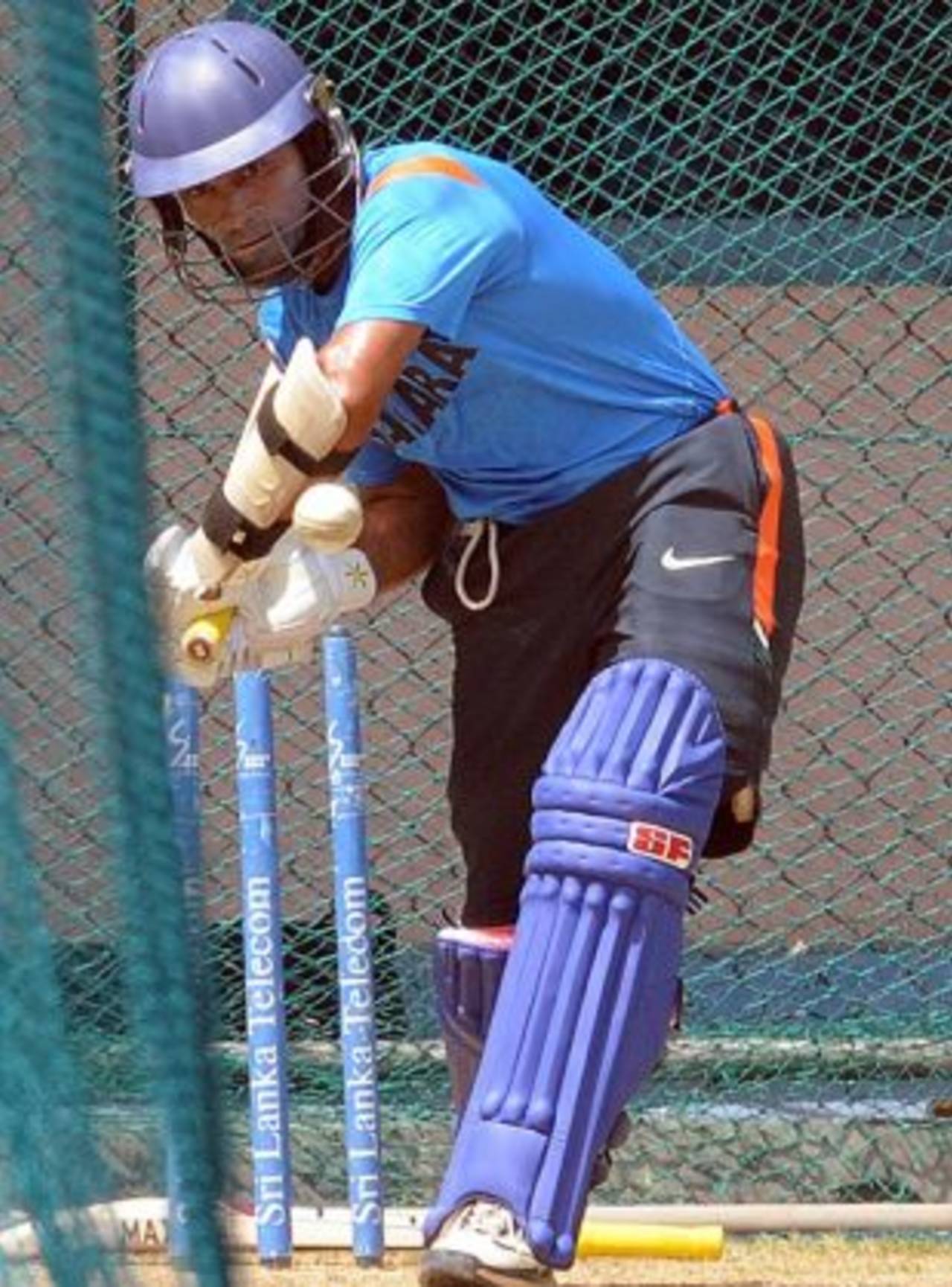 Dinesh Karthik has a hit-out at the nets, Colombo, September 10, 2009