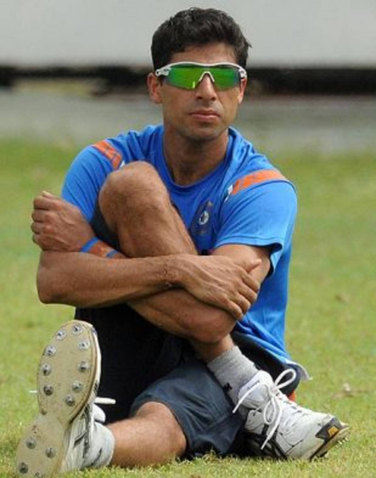 Ashish Nehra has plenty of time to reflect at a training session, Colombo, September 10, 2009
