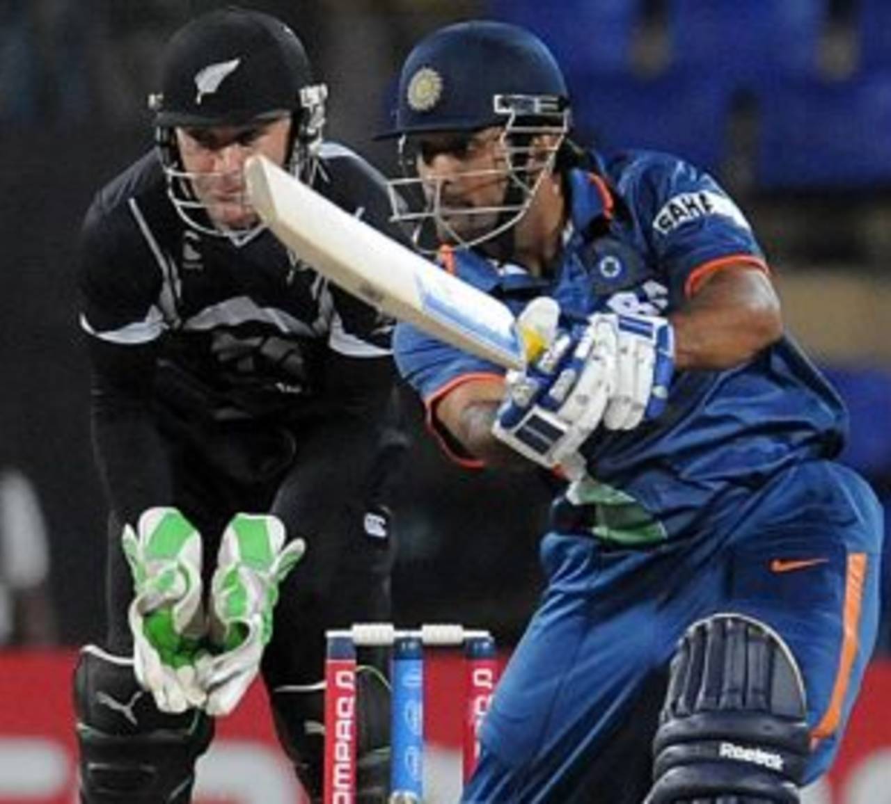 MS Dhoni played a patient hand, India v New Zealand, 2nd match, Compaq Cup, Colombo, September 11, 2009